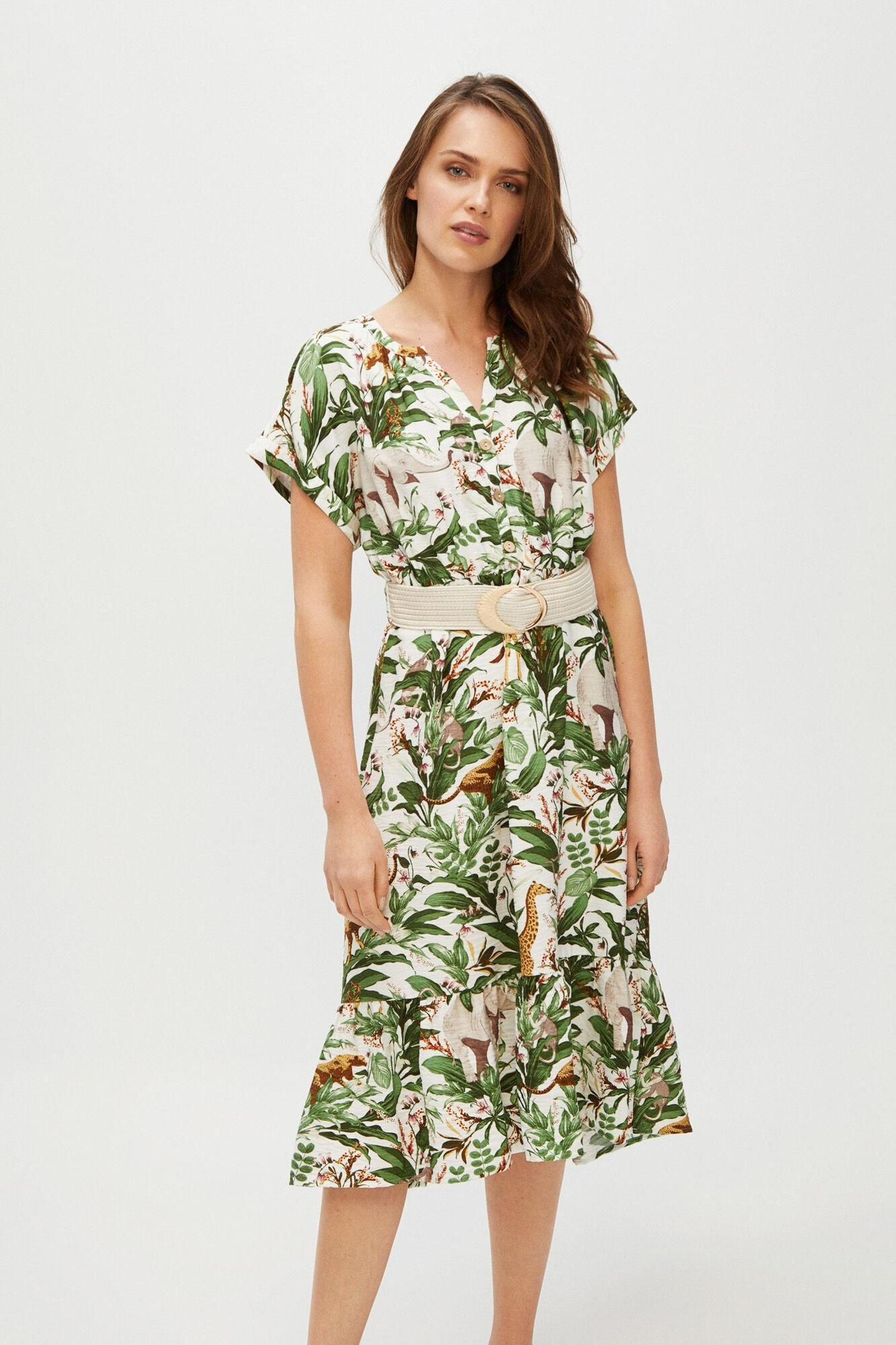 Vestido midi con estampado tropical de Cortefiel. Vestido midi con estampado tropical de Cortefiel.