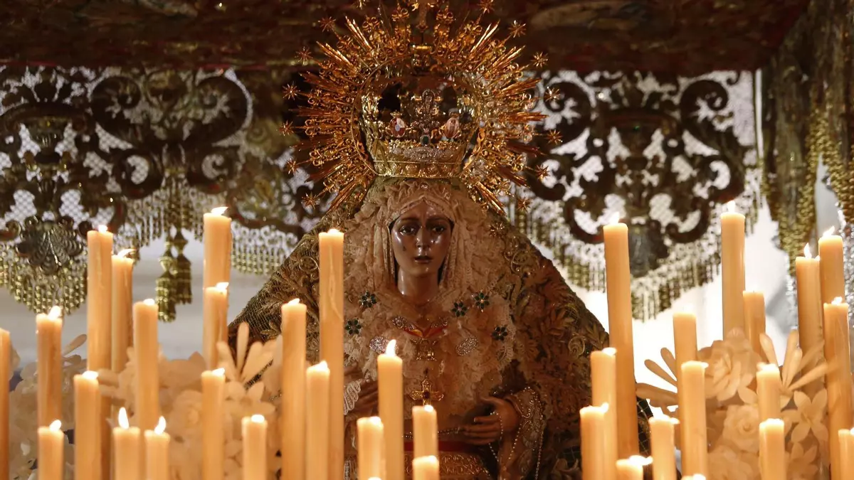 La Hermandad de la Macarena confirma que la Virgen de la Esperanza no saldrá de su barrio para la entrega de la Rosa de Oro