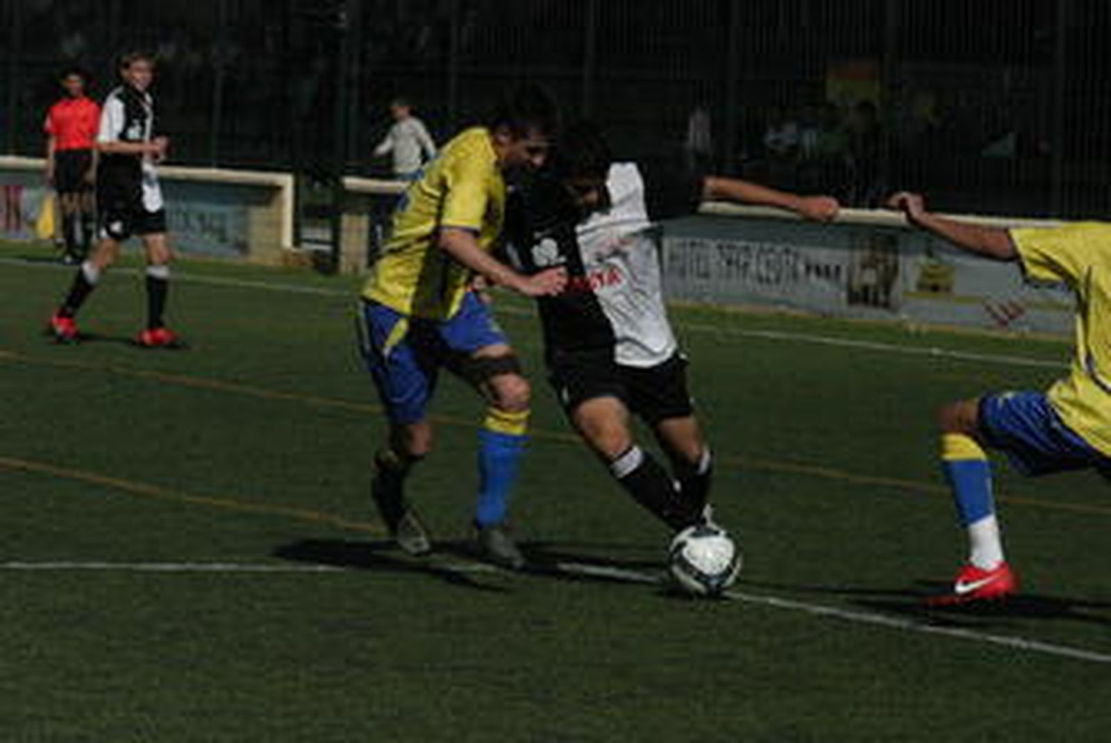Un lance del partido de ayer en el José Benoliel.