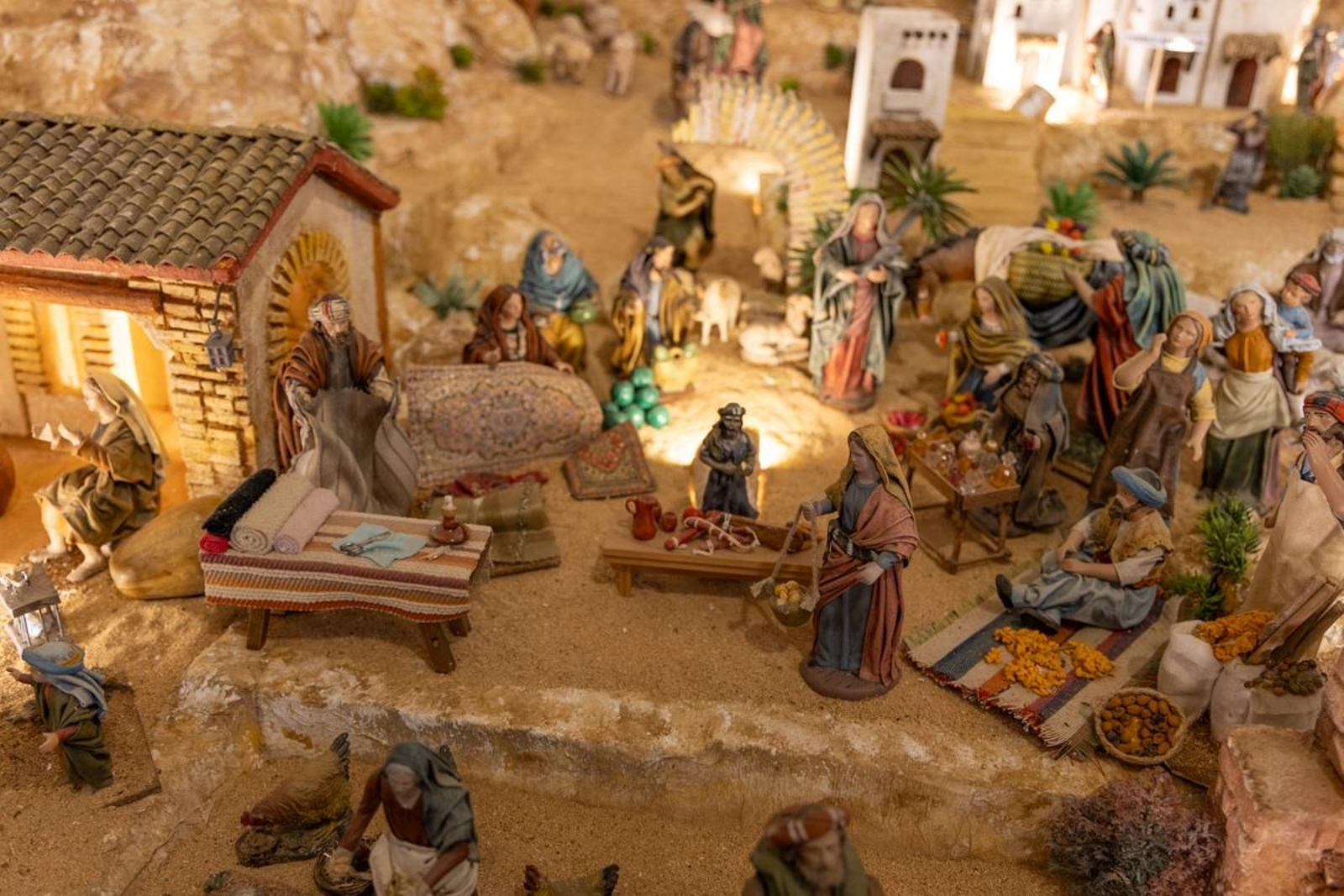 En imágenes: así es el Belén Bíblico con más de un millar de piezas artesanas de los abuelos María y Rafael