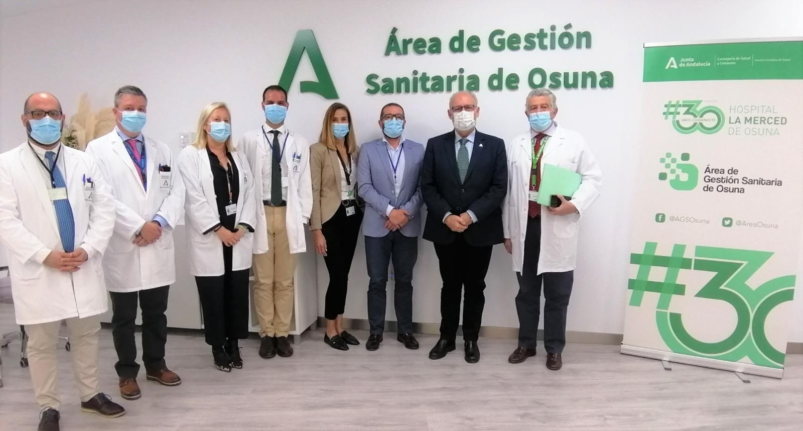 Un momento de la visita del viceconsejero de Salud y Consumo al Hospital de Osuna.