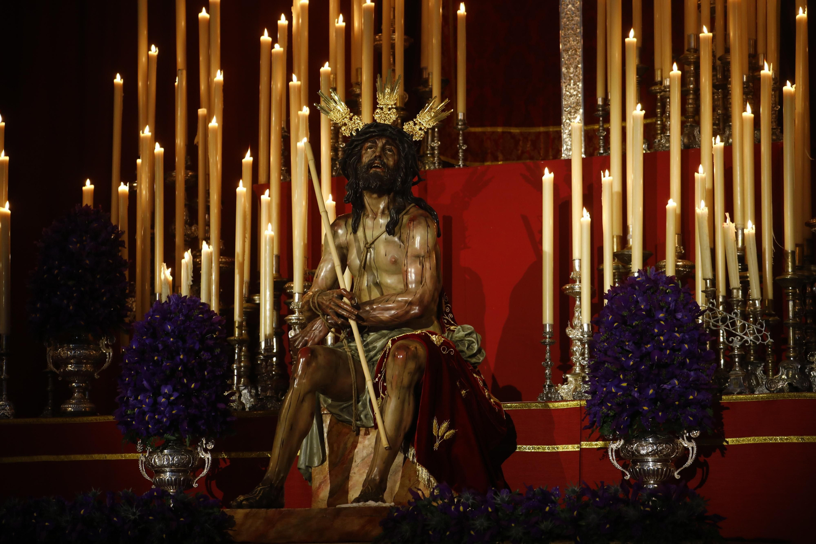 El solemne besapiés el Señor de la Coronación de Espinas, en imágenes