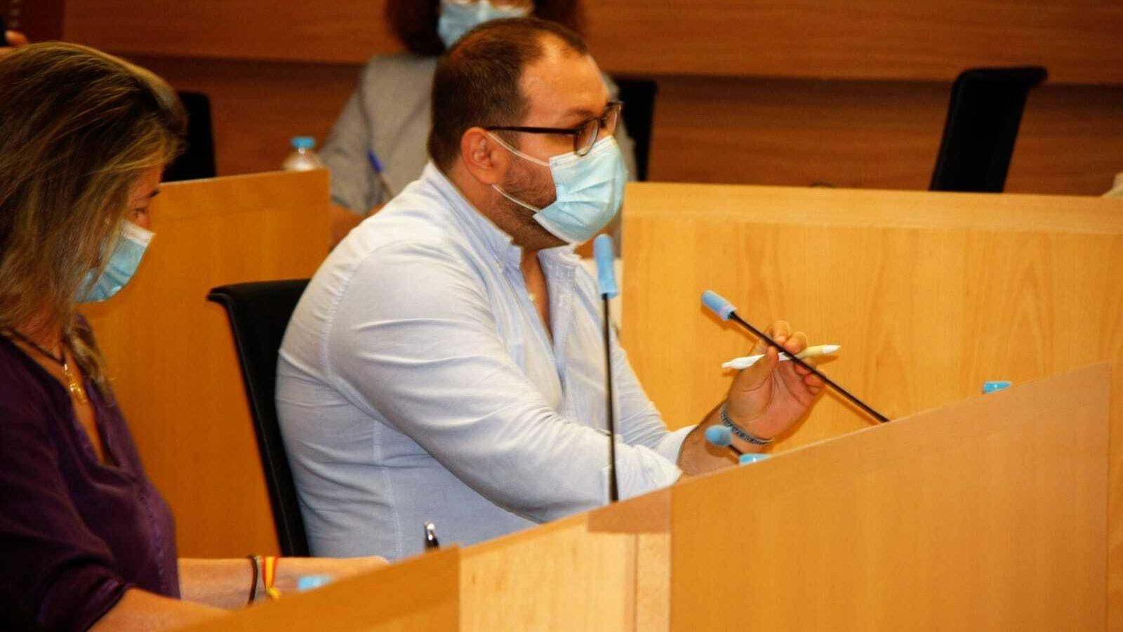 El concejal de Economía y Hacienda, Javier Bello, durante una de sus intervenciones.