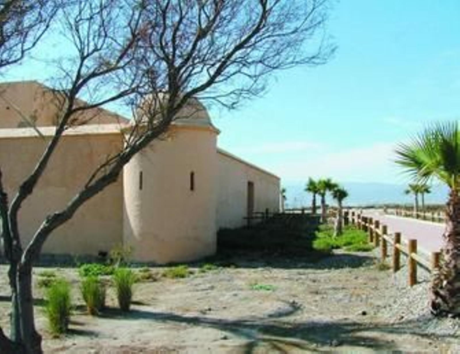Casafuerte de la Cruceta en El Toyo.