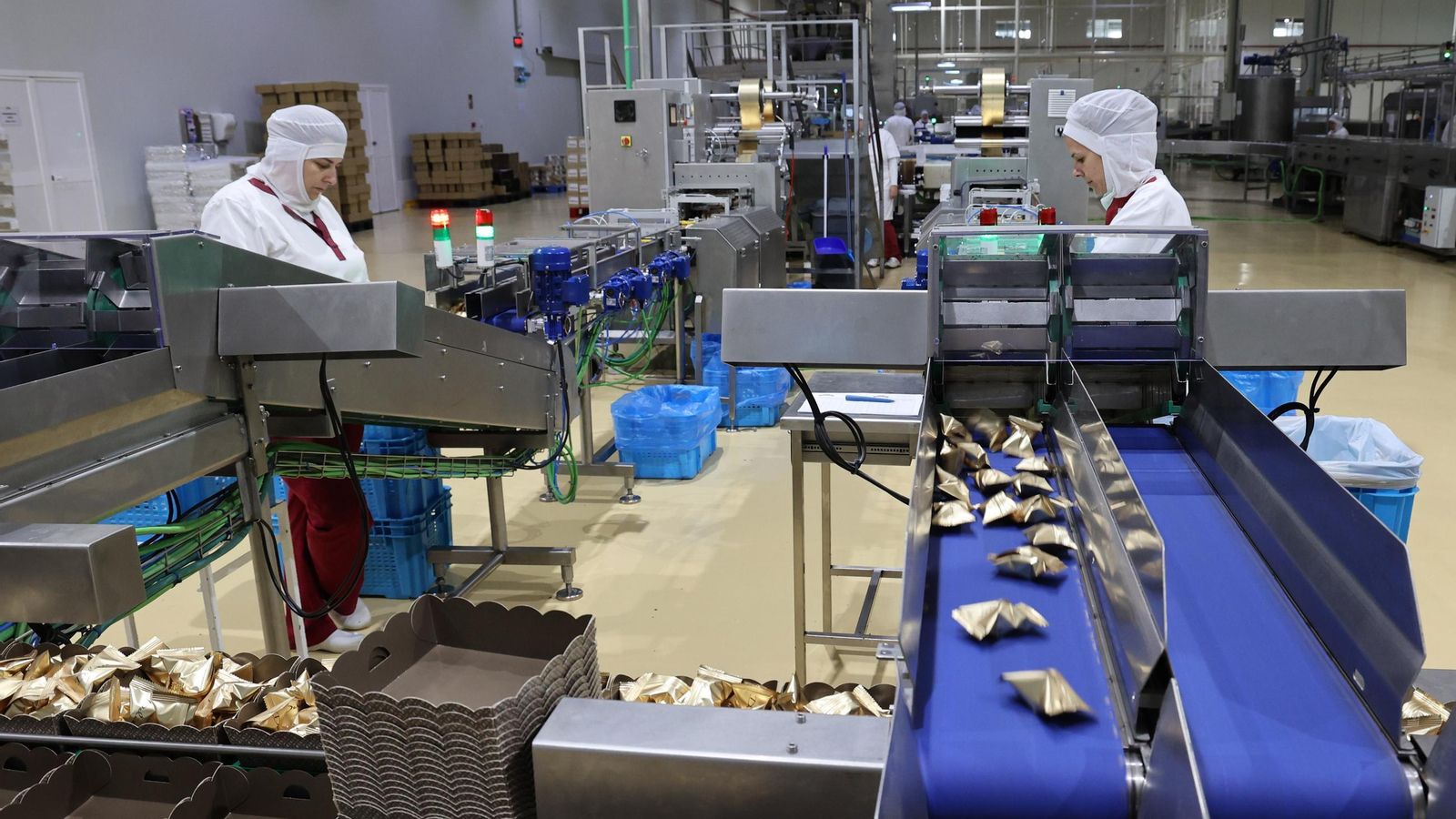 Envasado de los bombones Delizze en la fábrica de Osuna de Dulces Olmedo. Envasado de los bombones Delizze en la fábrica de Osuna de Dulces Olmedo.