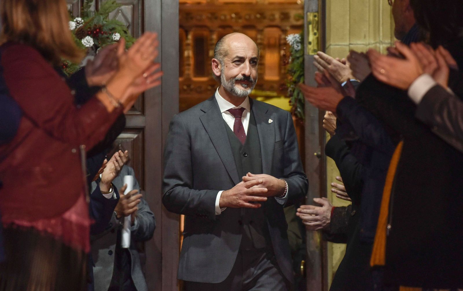 Aitor Elizegi, aclamado tras ganar las elecciones