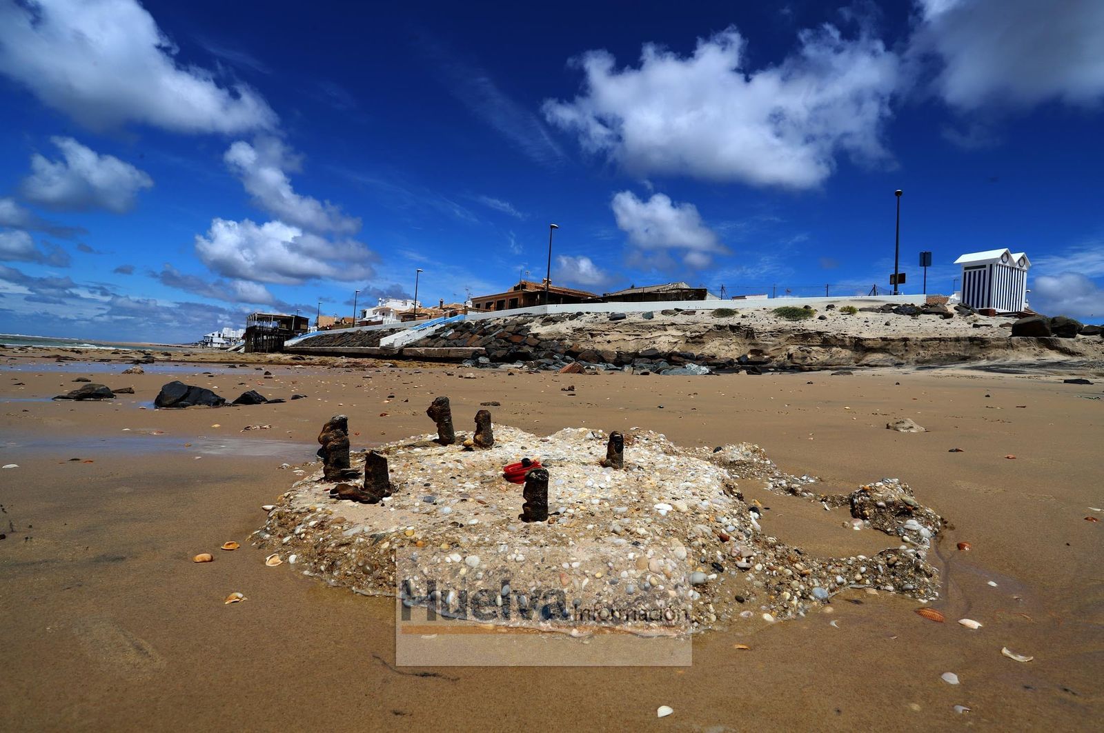 Imágenes de la zona de la playa de Matalascañas más afectada por el temporal