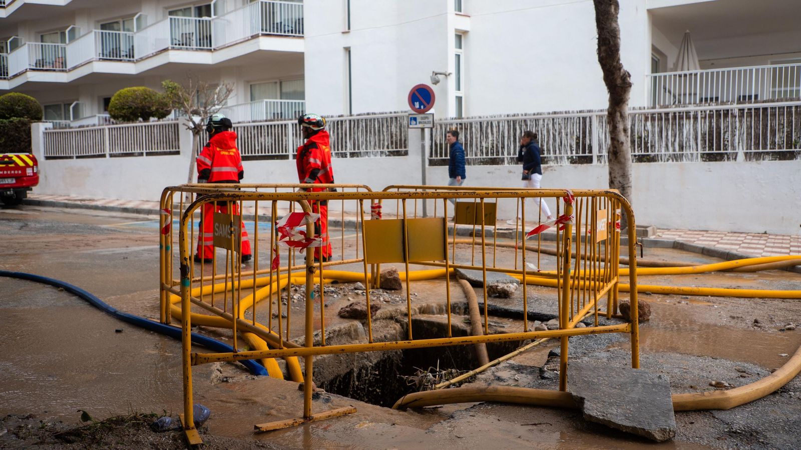 Situación de las calles en Torremolinos tras las fuertes lluvias Situación de las calles en Torremolinos tras las fuertes lluvias
