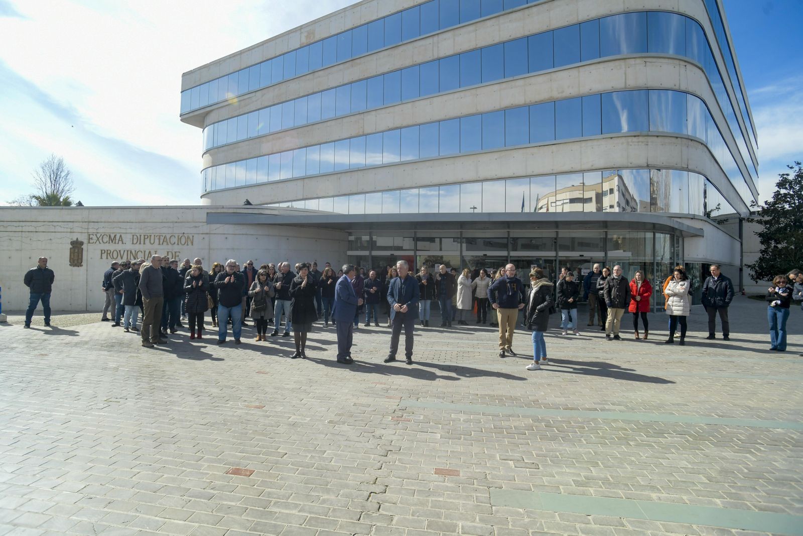 Diputación se silencia cinco minutos en solidaridad con Ucrania