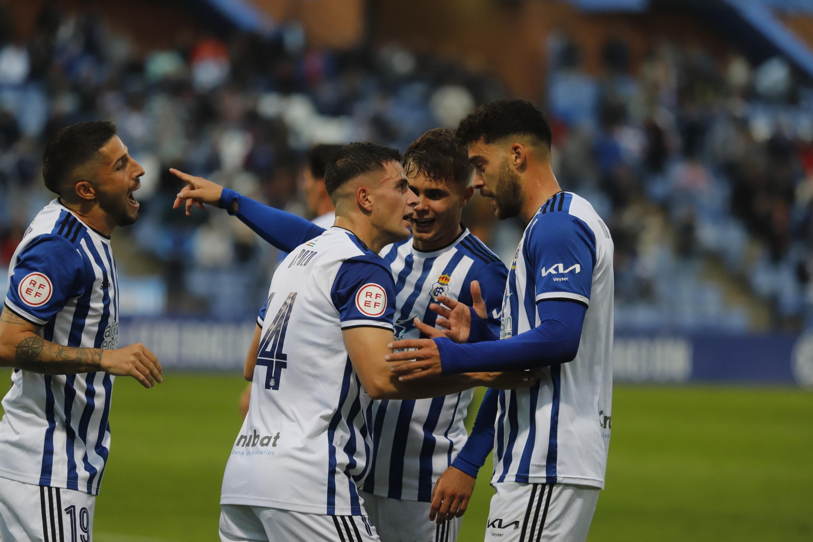 Imágenes del encuentro entre el Recreativo Huelva y el San Fernando