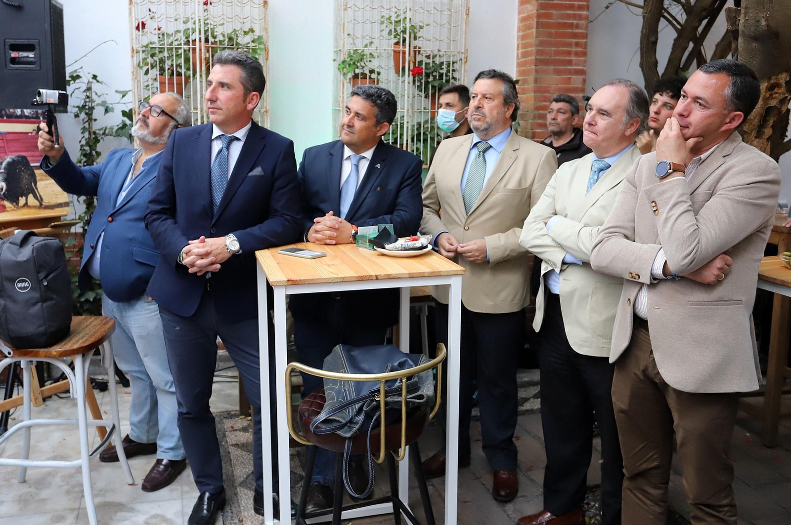 Imágenes del homenaje a 16 peñas taurinas de Huelva