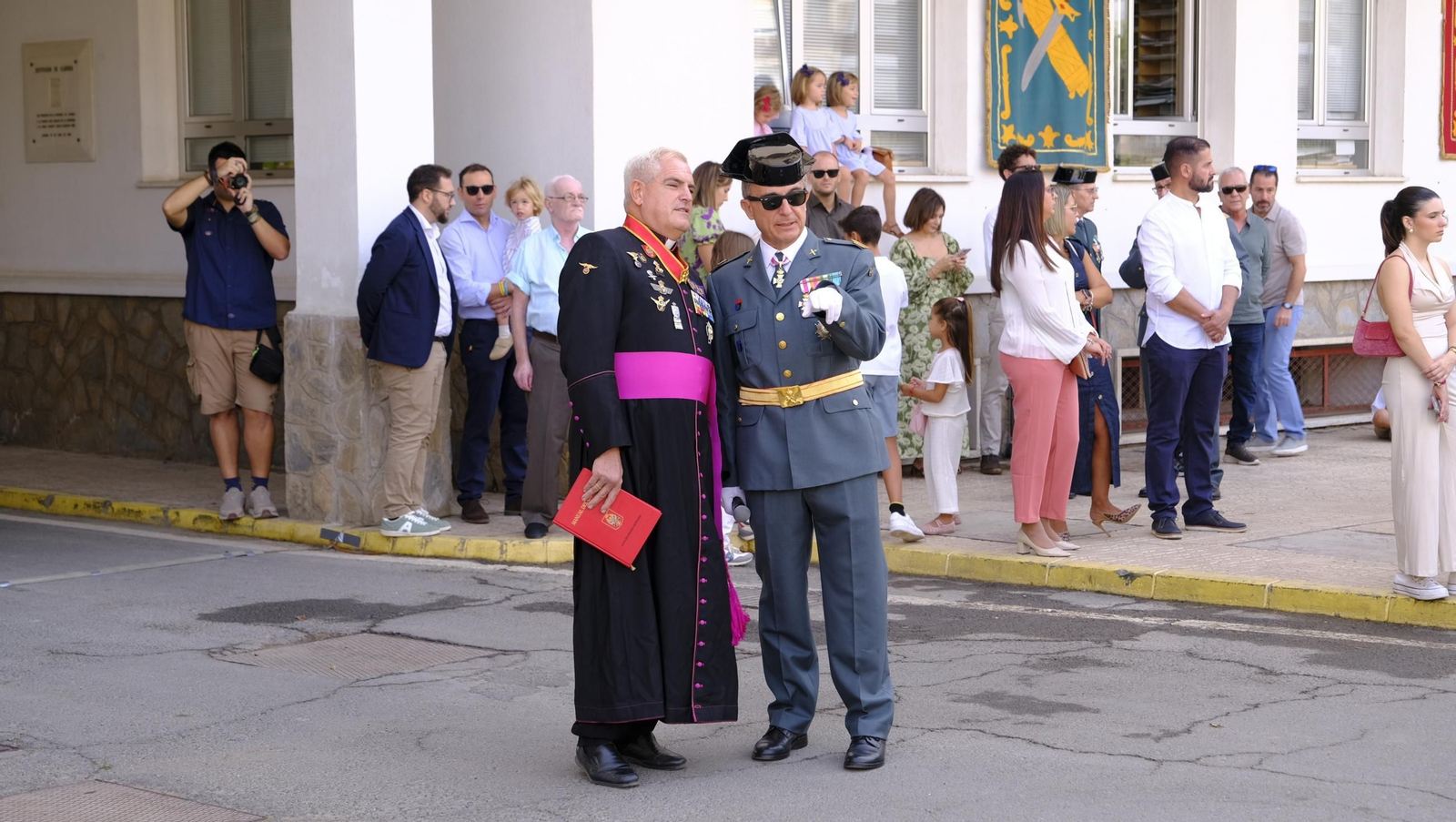 Las imágenes de la celebración del Día del Pilar en la Comandancia de la Guardia Civil de Almería