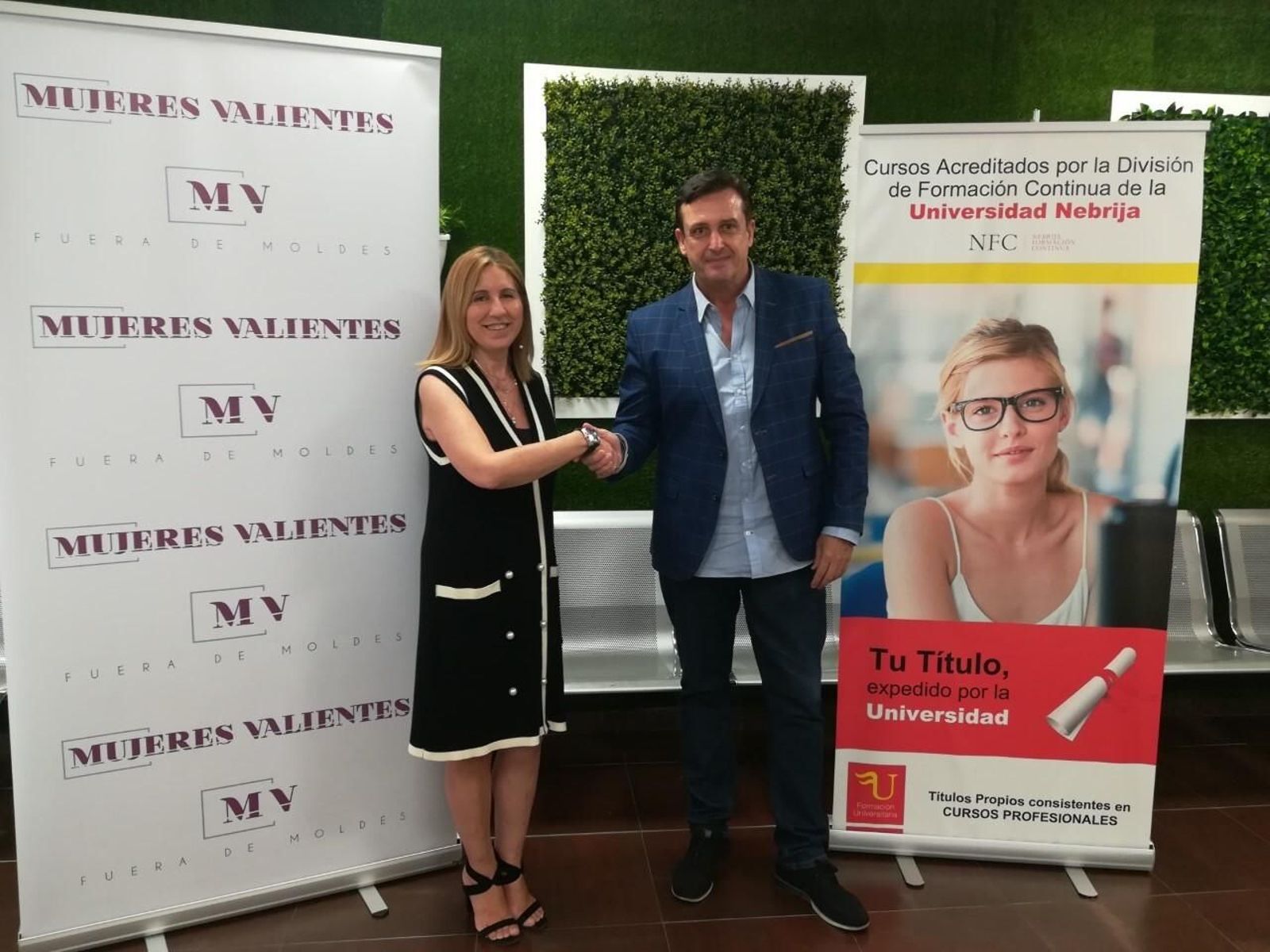 María José Andrade e Ignacio Campoy tras la firma del acuerdo de colaboración.