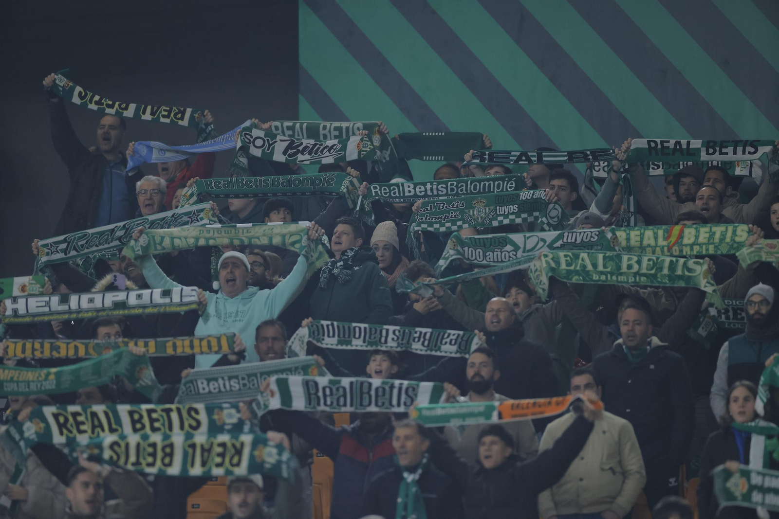 Búscate en las fotos del Betis - Getafe