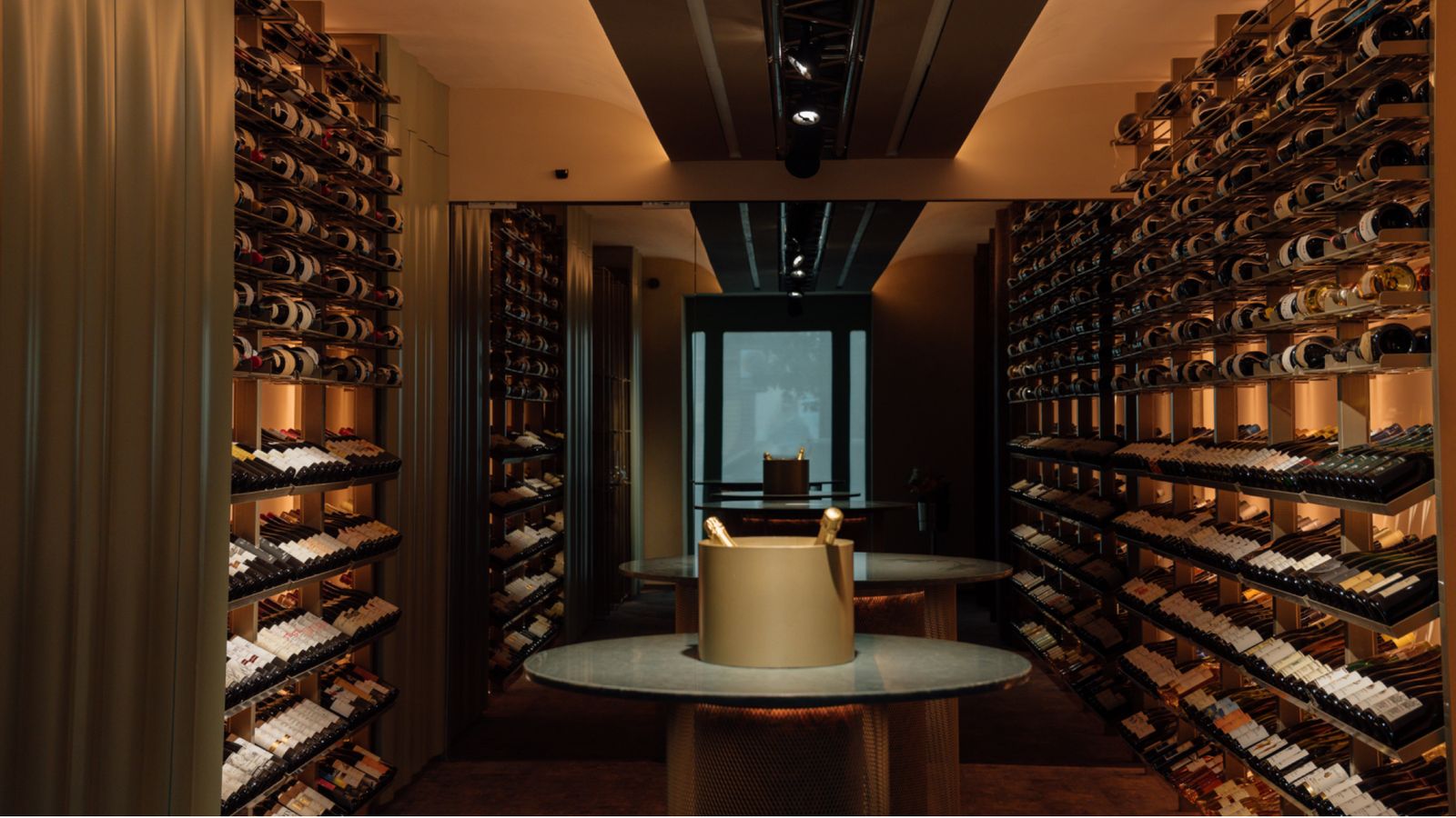 La bodega y referencias vinícolas de René.