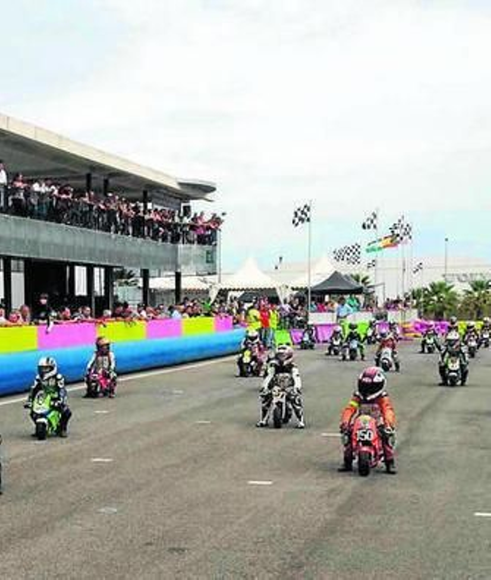 Salida de una prueba celebrada en El Templo del Motor. Salida de una prueba celebrada en El Templo del Motor.