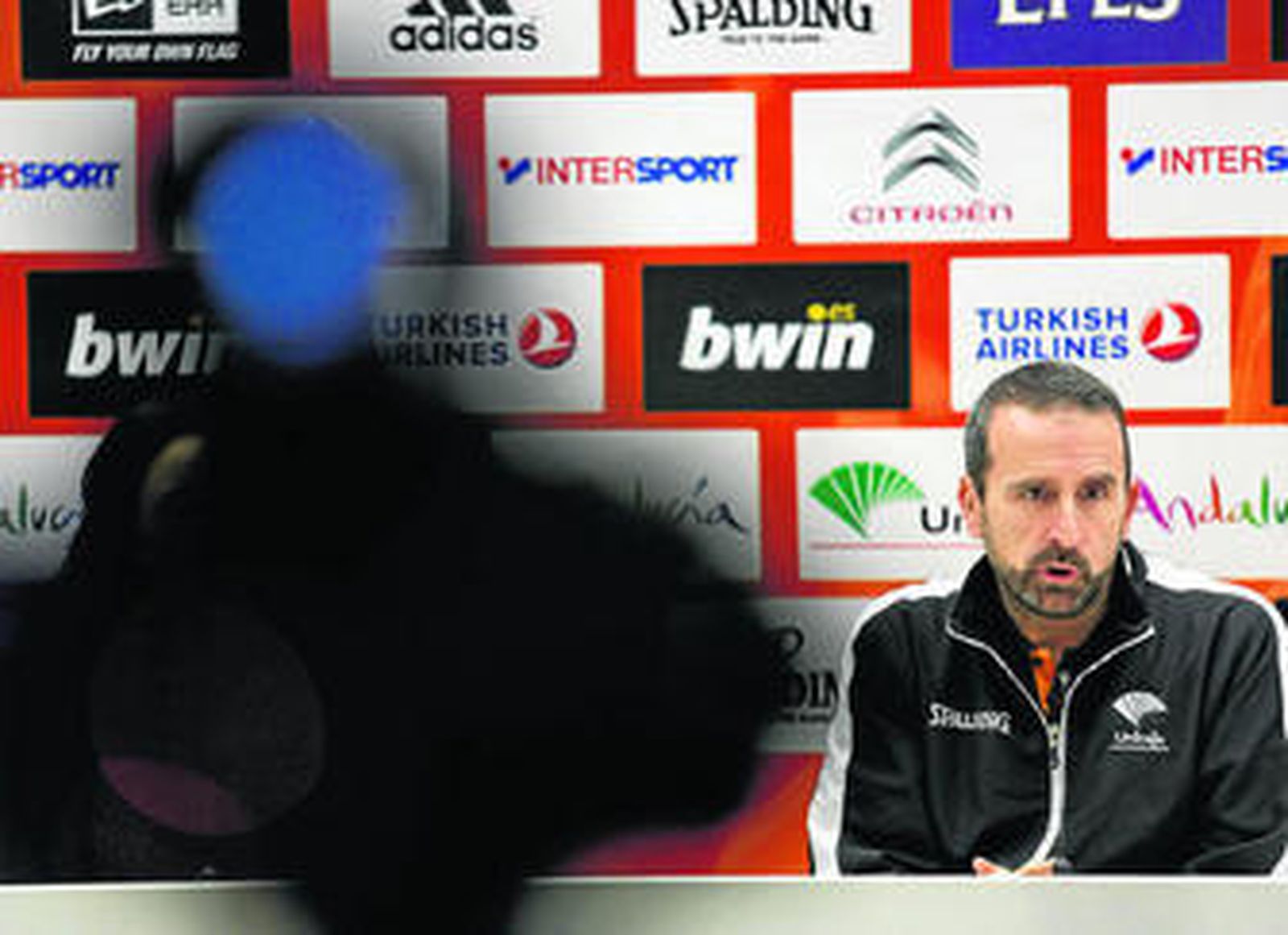 Joan Plaza, ayer, durante su comparecencia en la sala de prensa del Martín Carpena.