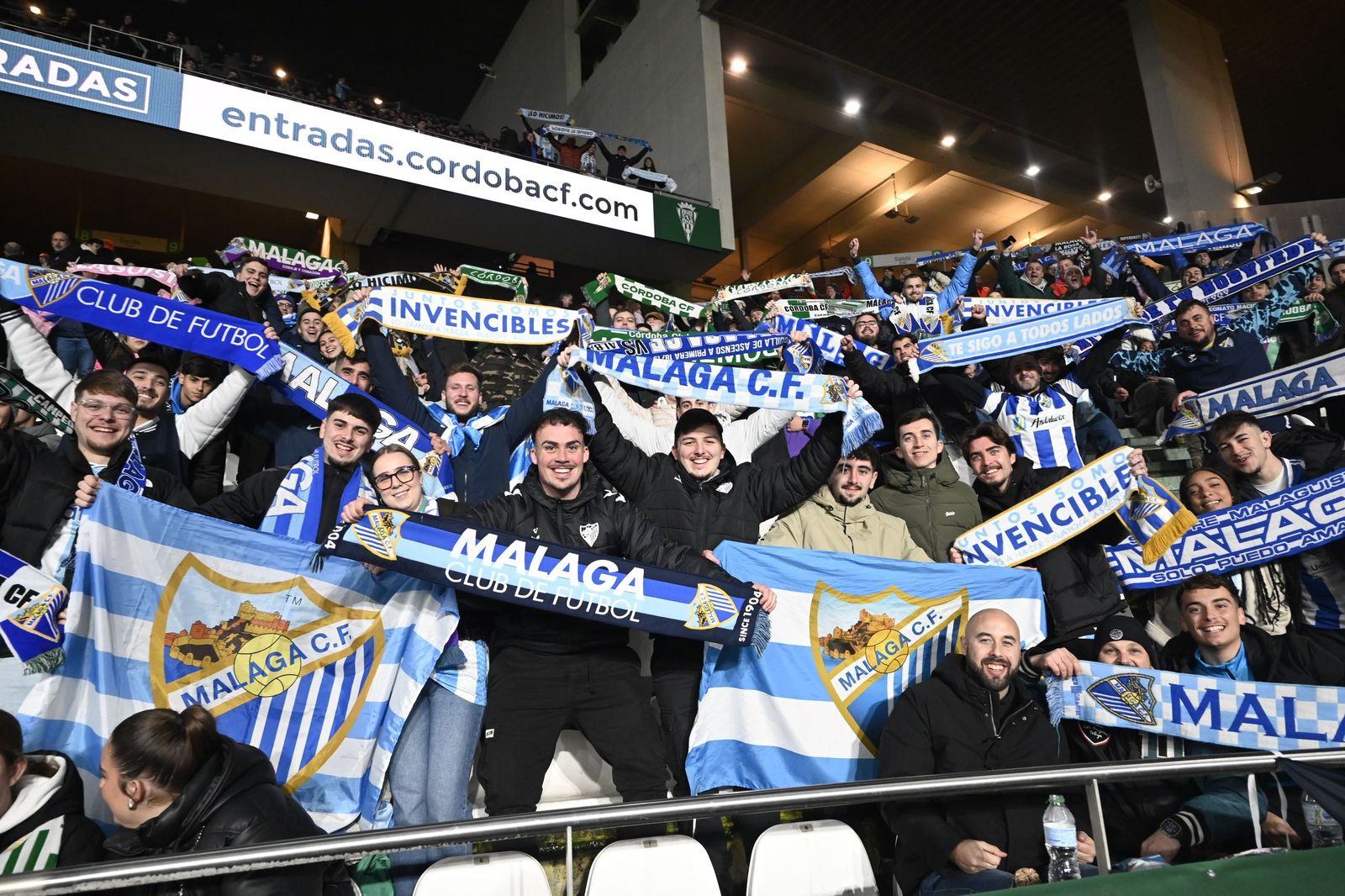Las fotos del espectacular ambiente en El Arcángel en el derbi andaluz entre Córdoba CF y Málaga