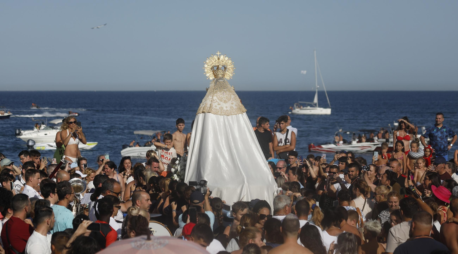 Procesión de la Virgen del Carmen de la iglesia de la Atunara en La Línea