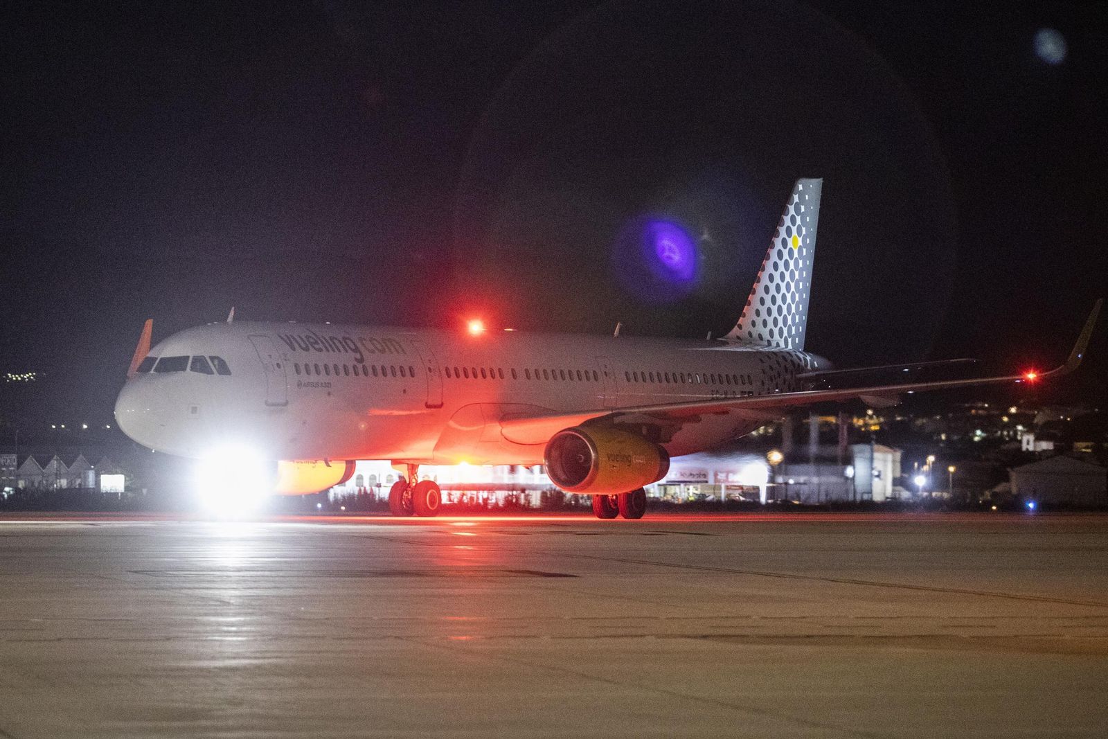 Fotos: Granada recibe el primer vuelo internacional tras la pandemia