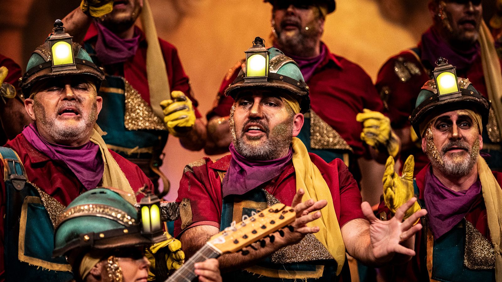 Búscate entre las mejores imágenes de la primera sesión de semifinales del COAC 2025