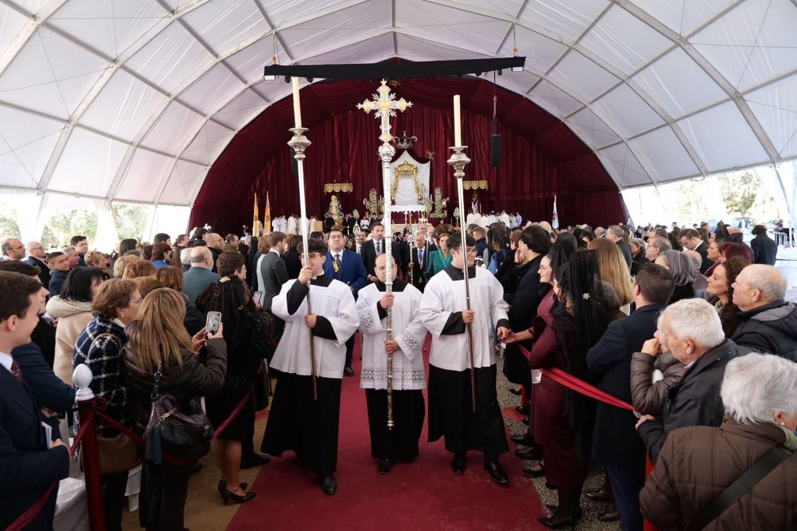 Procesión de la Virgen de Luna tras su coronación canónica