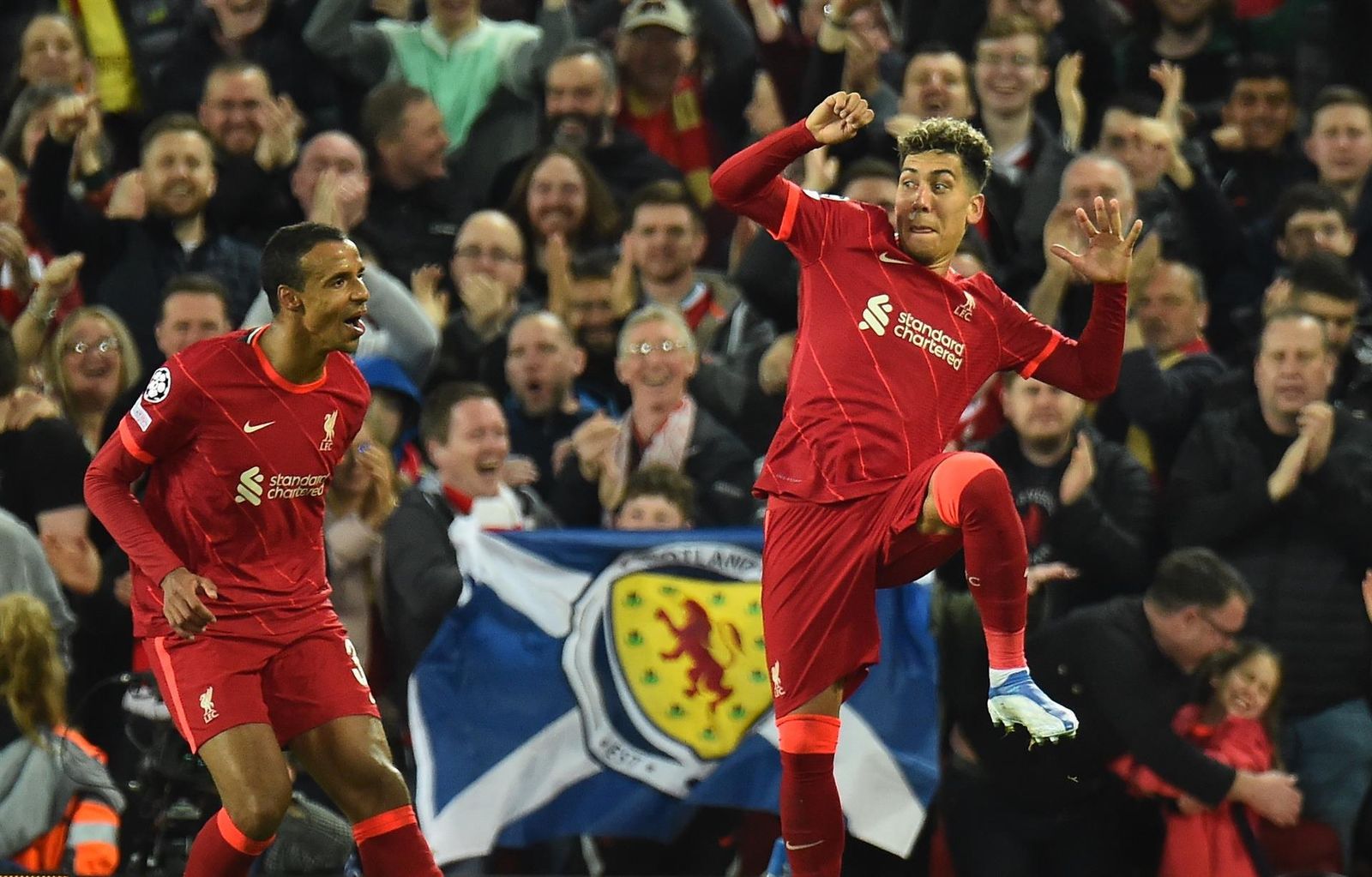 Firmino celebra su gol del Liverpool