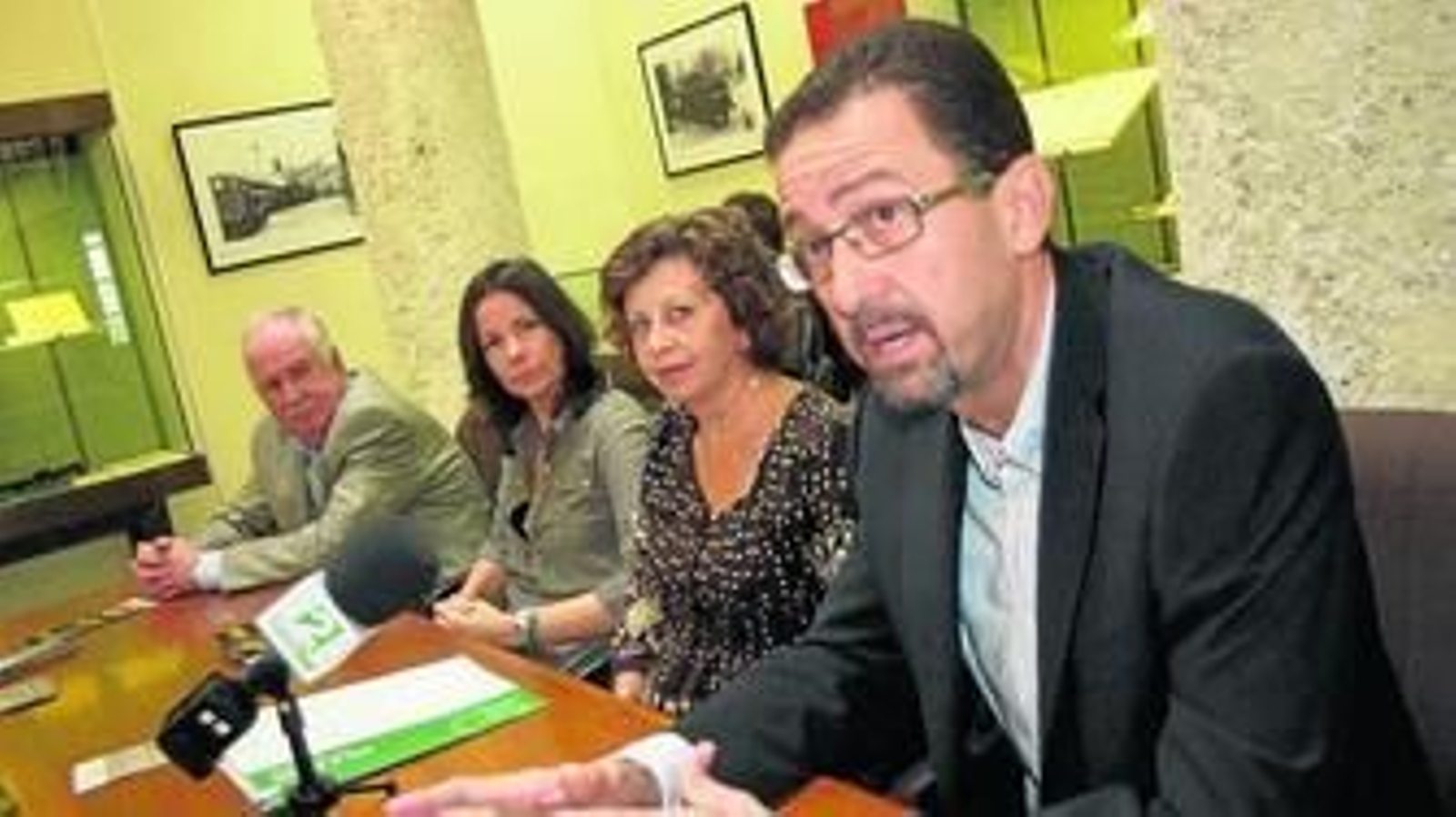 Yolanda Callejón con María Luisa Andrés, Jesús Martínez y Antonio Aguilera.