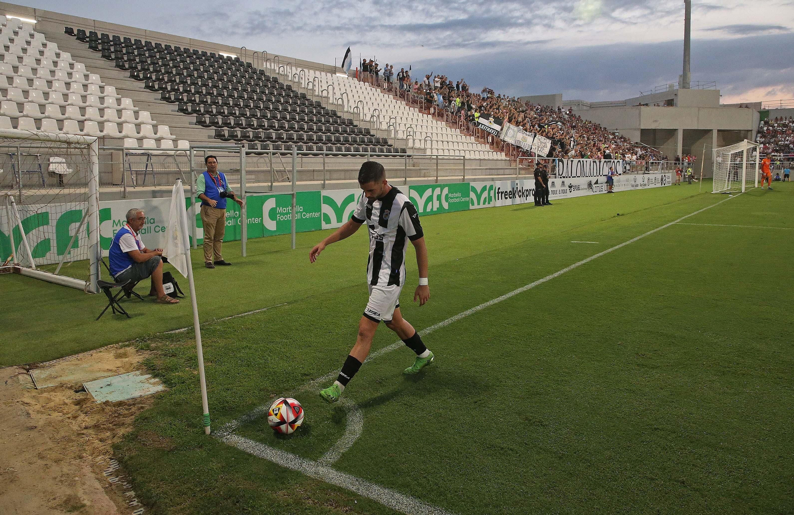 Las mejores fotos del Balona - Betis Deportivo en el nuevo estadio Ciudad de La Línea