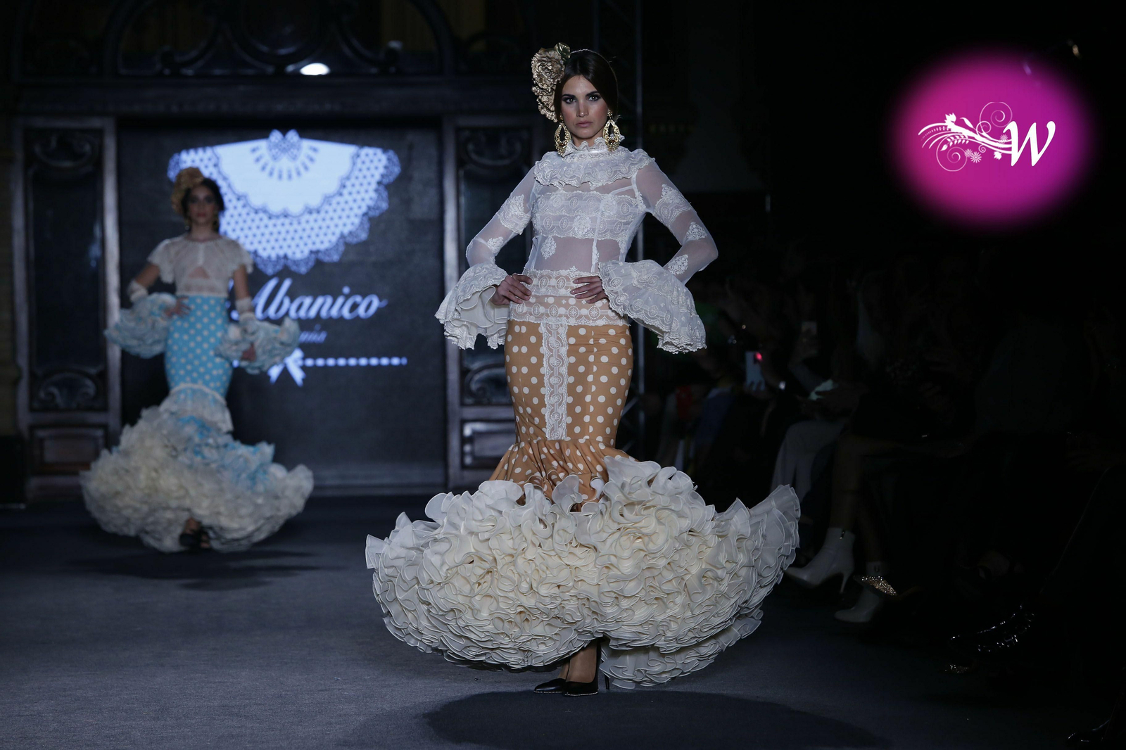 El abanico artesanía expone su colección 2020 en un desfile en We Love Flamenco, todas las fotos