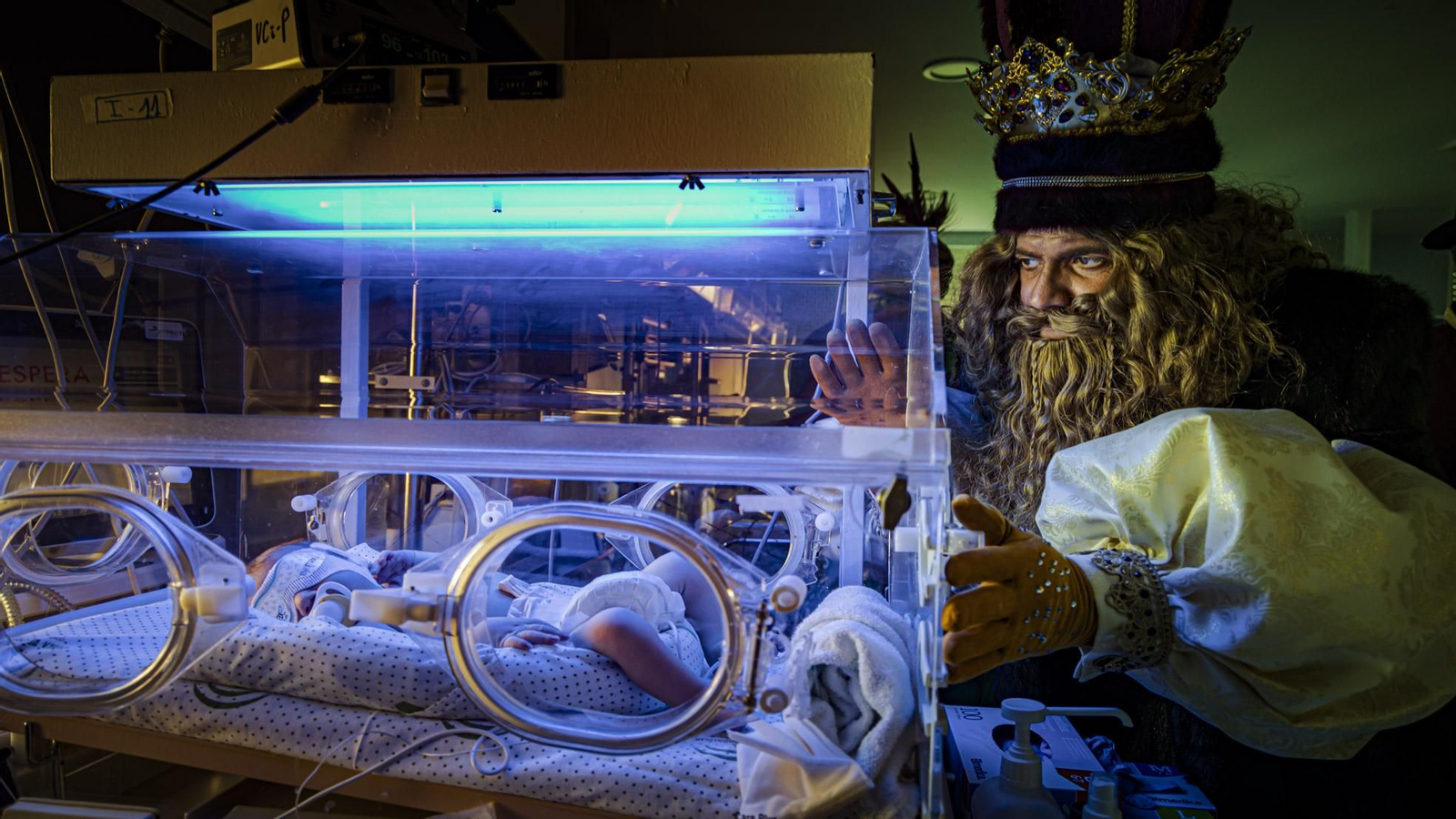 Las imágenes de SS.MM. los Reyes Magos en Cádiz: Visitas y cabalgata