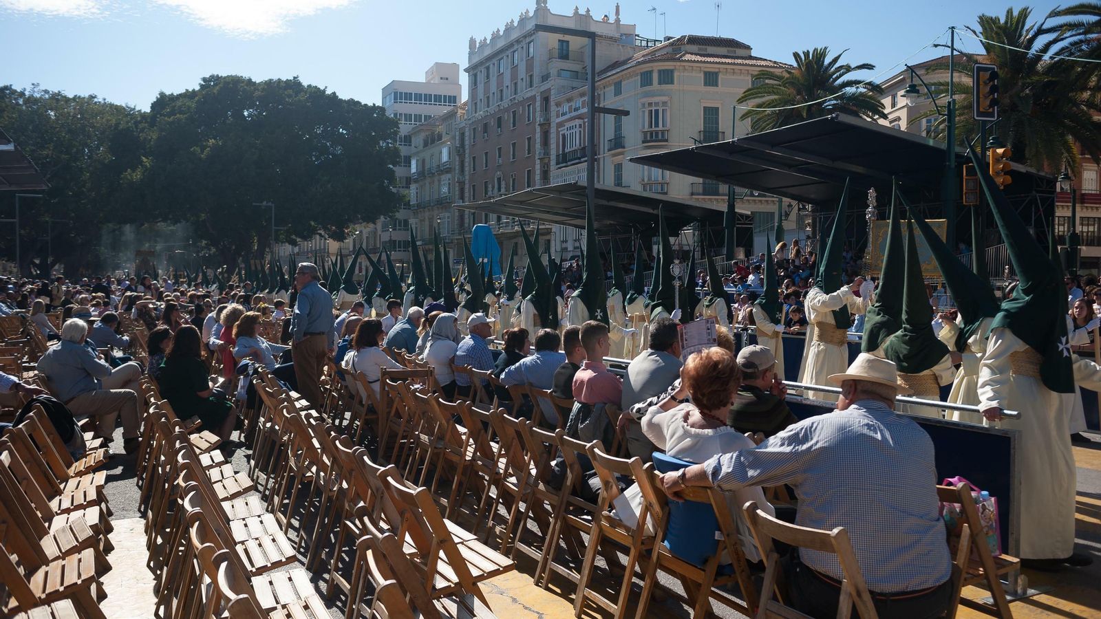 Sillas colocadas en La Marina.