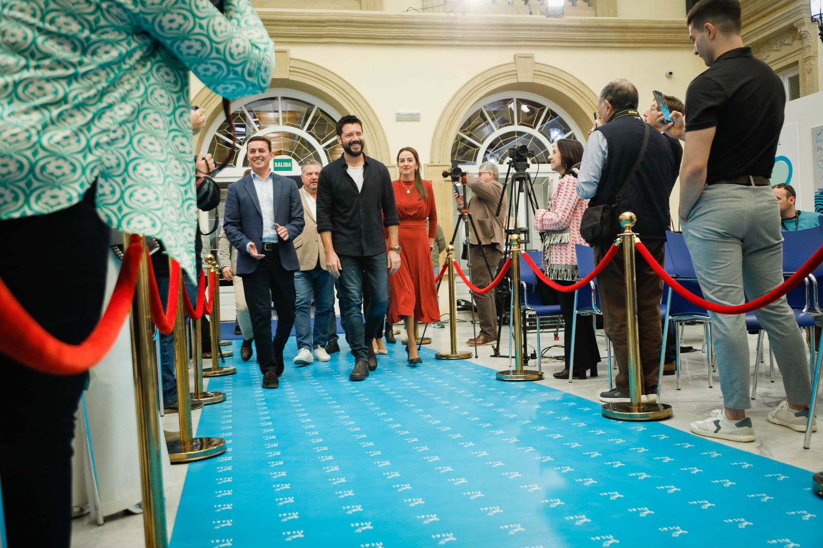 Imágenes en el paseo de la fama de Álvaro Morte