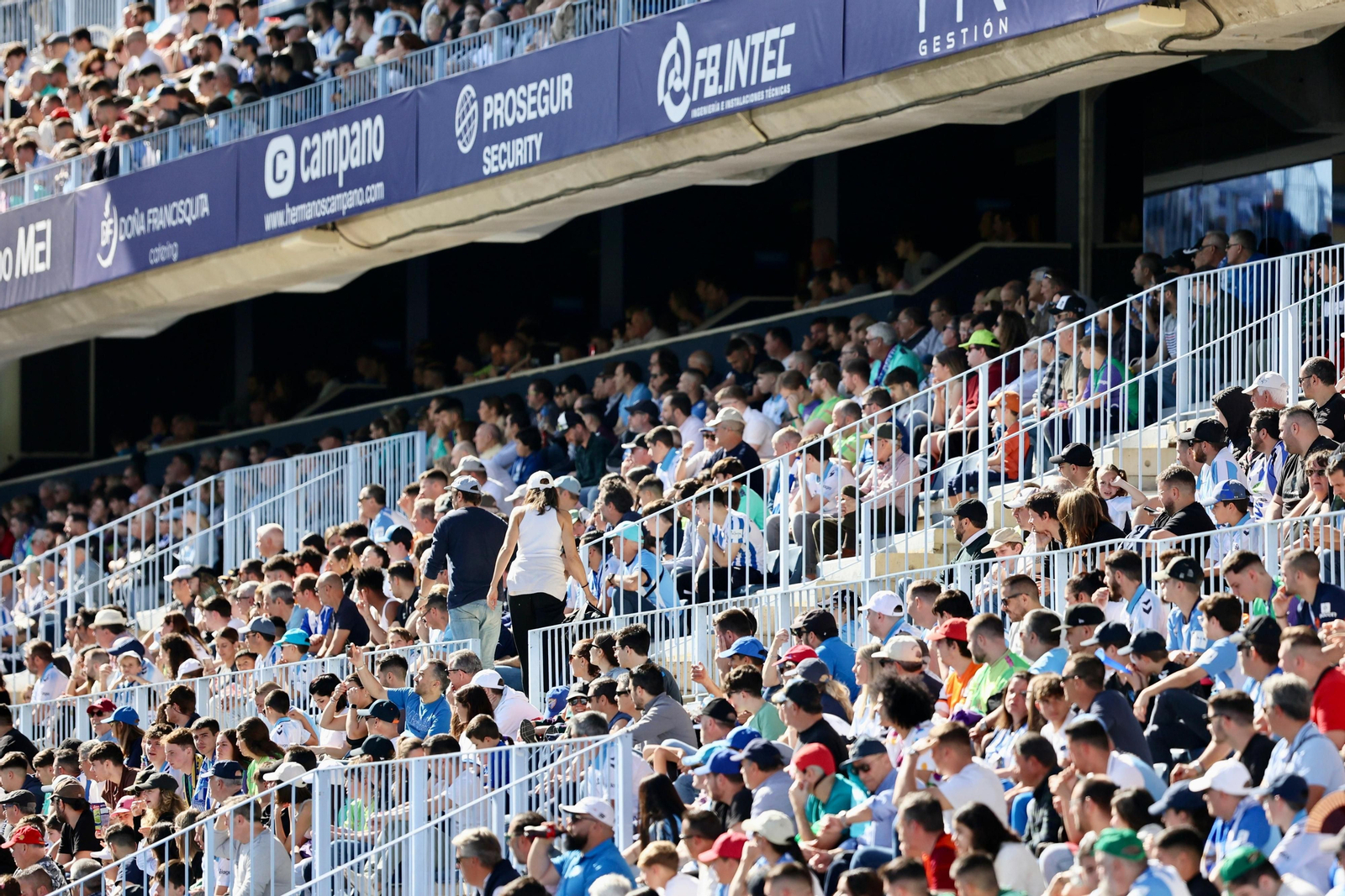 Búscate en las gradas de La Rosaleda en el Málaga CF - Recreativo de Huelva