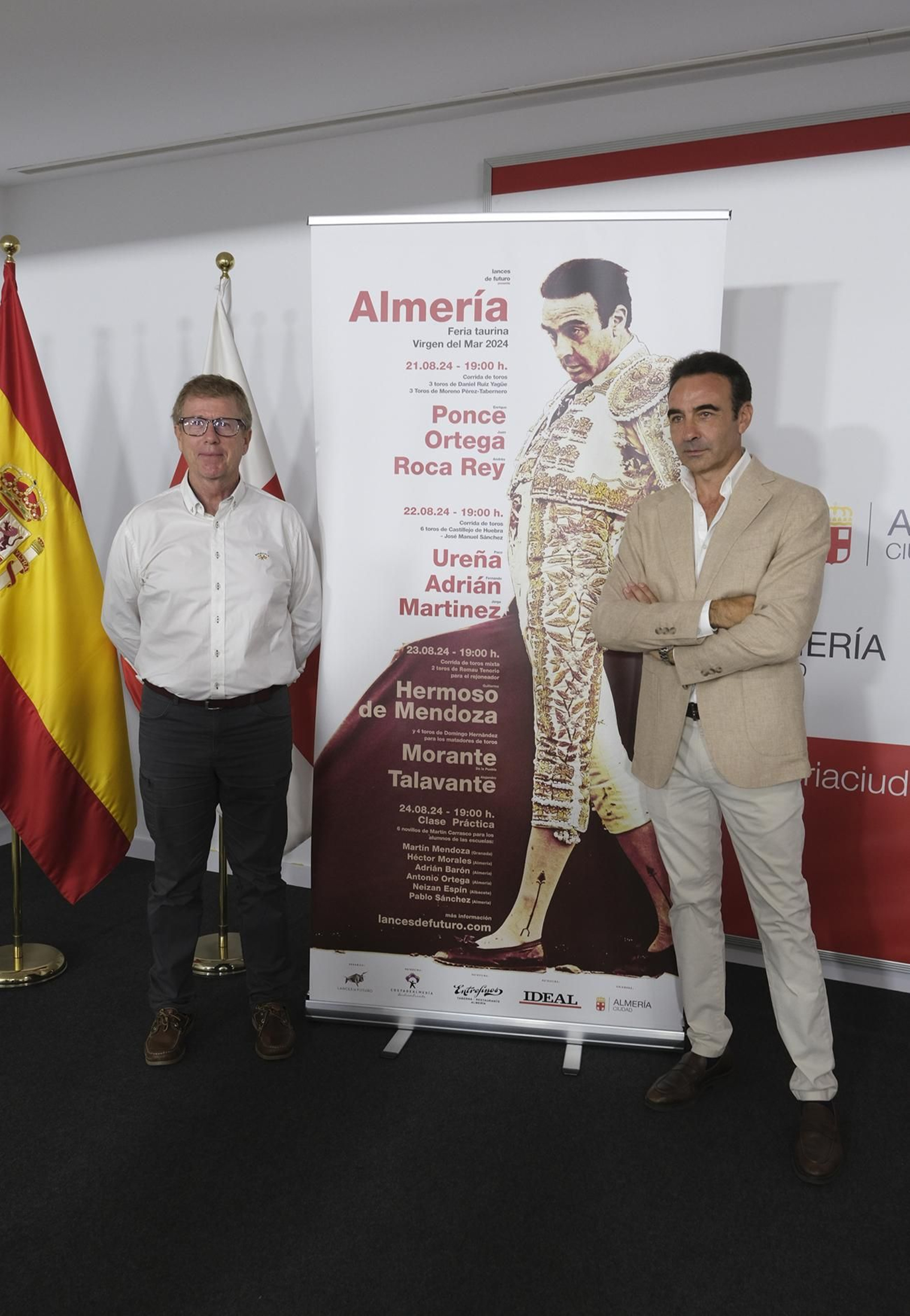 Presentación de la Feria taurina de Almería con Enrique Ponce en su despedida, en imágenes