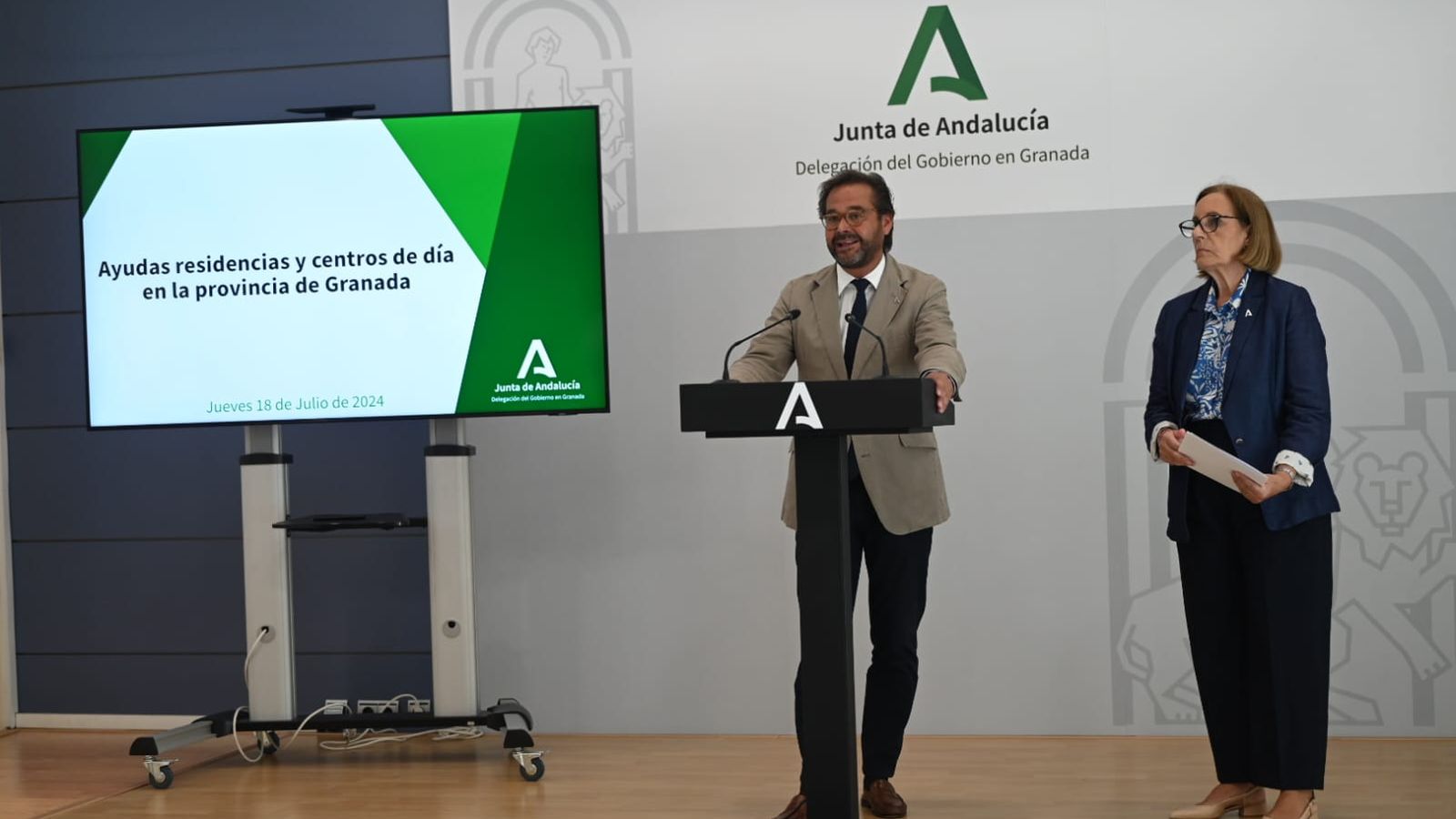 Antonio Granados y Matilde Ortiz en rueda de prensa