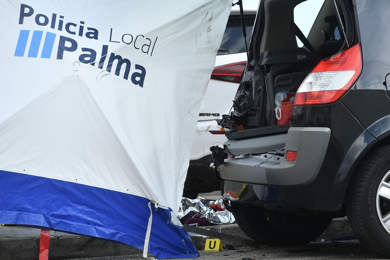 Una niña muere y su madre y abuela resultan heridas por un atropello en una acera en Palma.