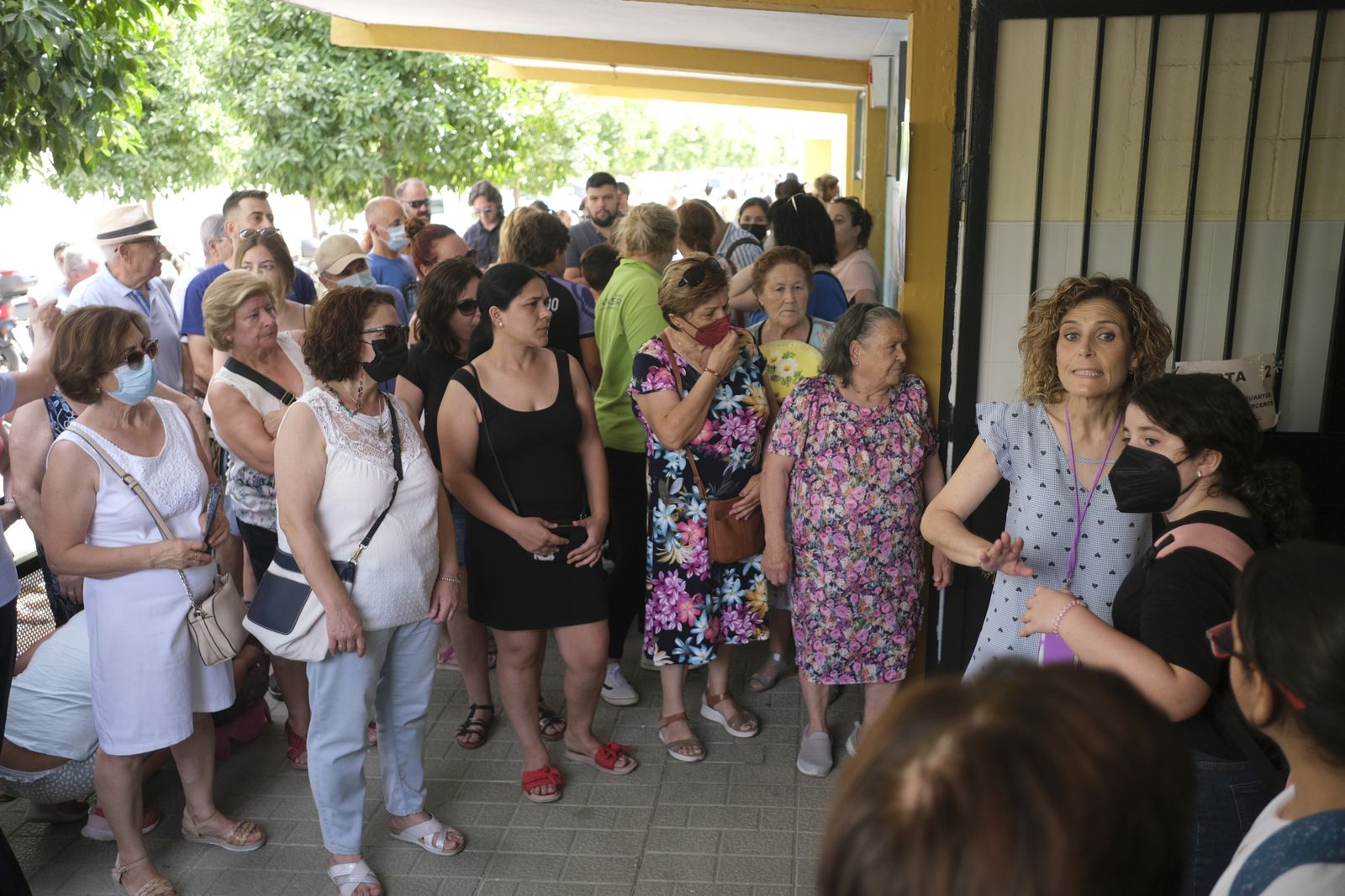 Protesta en el colegio Mediterráneo de Córdoba por los problemas de climatización, en imágenes