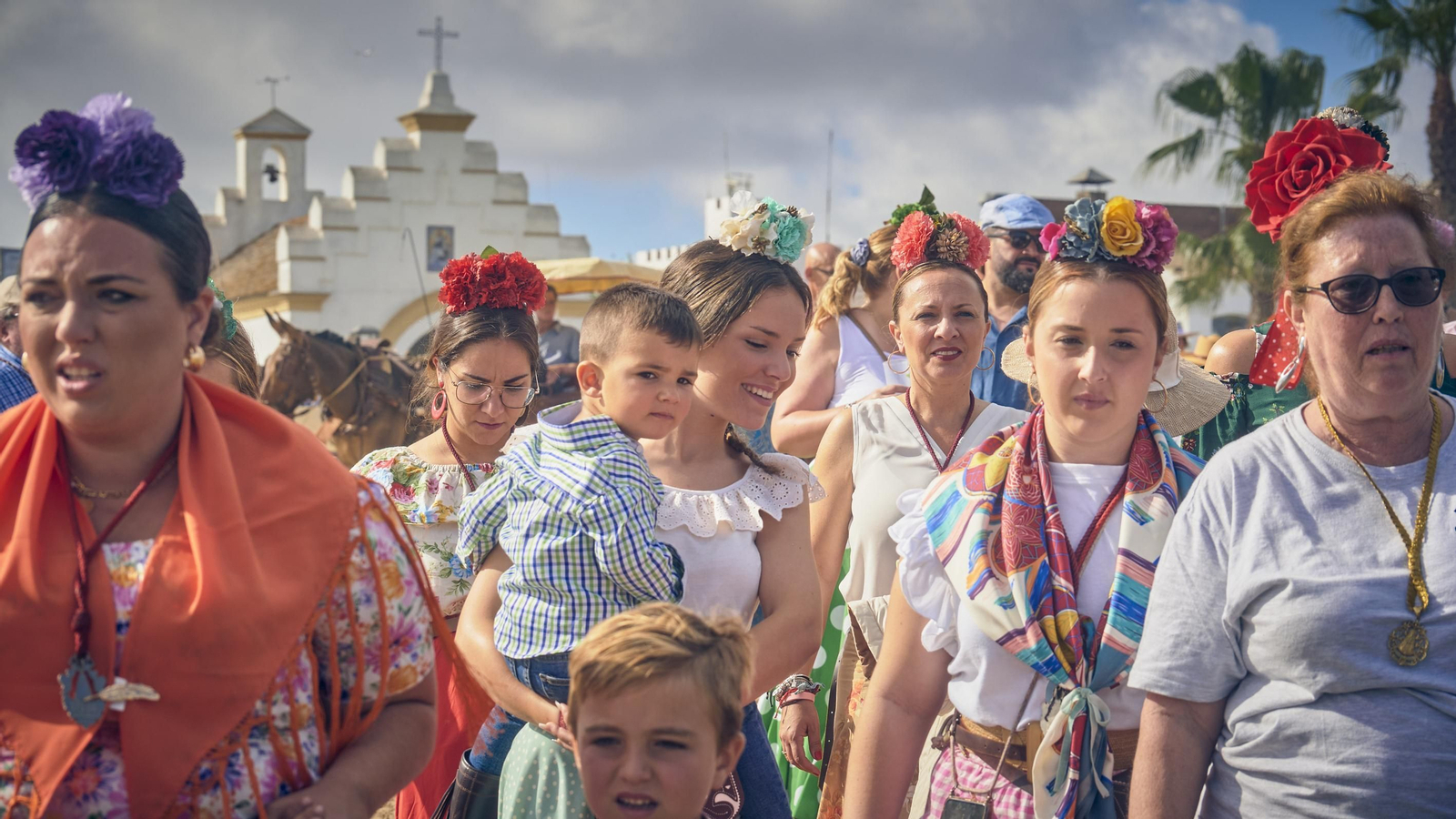 El embarque de las hermandes rocieras de Cádiz en Bajo de Guía