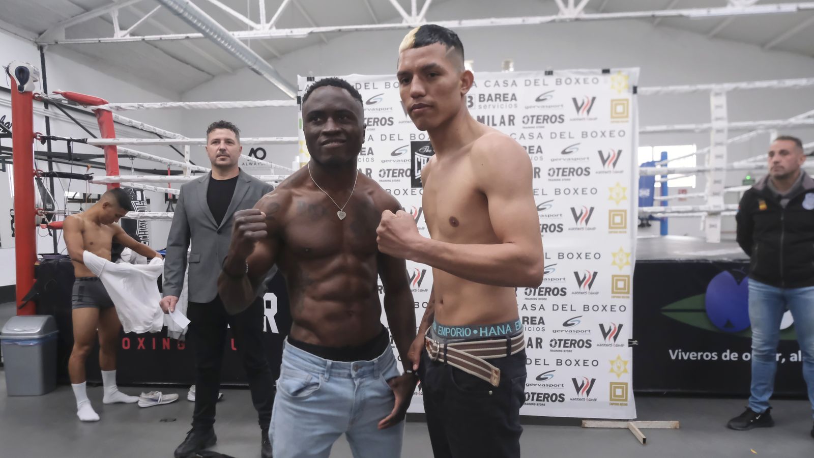 Así ha sido el pesaje previo a la pelea entre El Cazador Jr y Ronny Landaeta en Córdoba