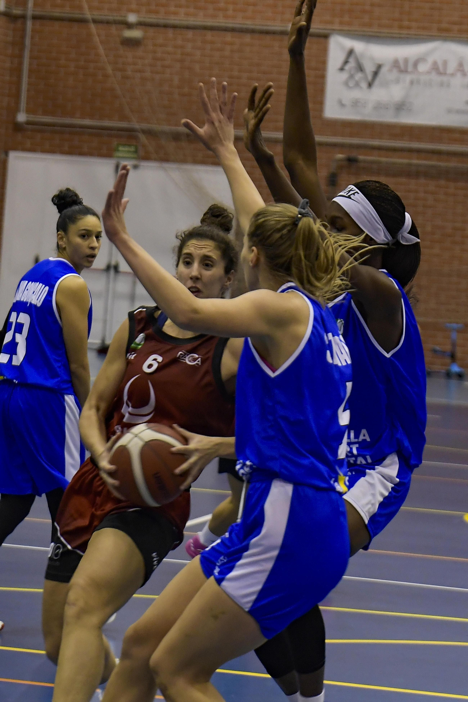 Las visitantes apretaron en defensa