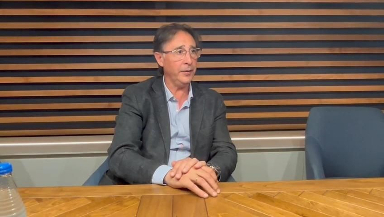 Loren Juarros: "Hay jugadores muy válidos para construir algo de futuro en el Málaga" Loren Juarros: "Hay jugadores muy válidos para construir algo de futuro en el Málaga"