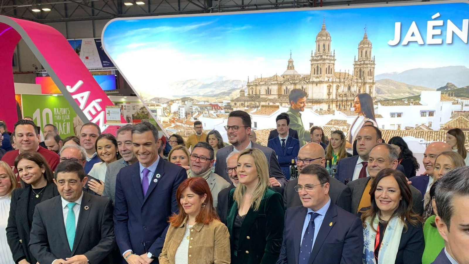 Visita institucional del presidente del Gobierno al stand de la provincia jiennense.