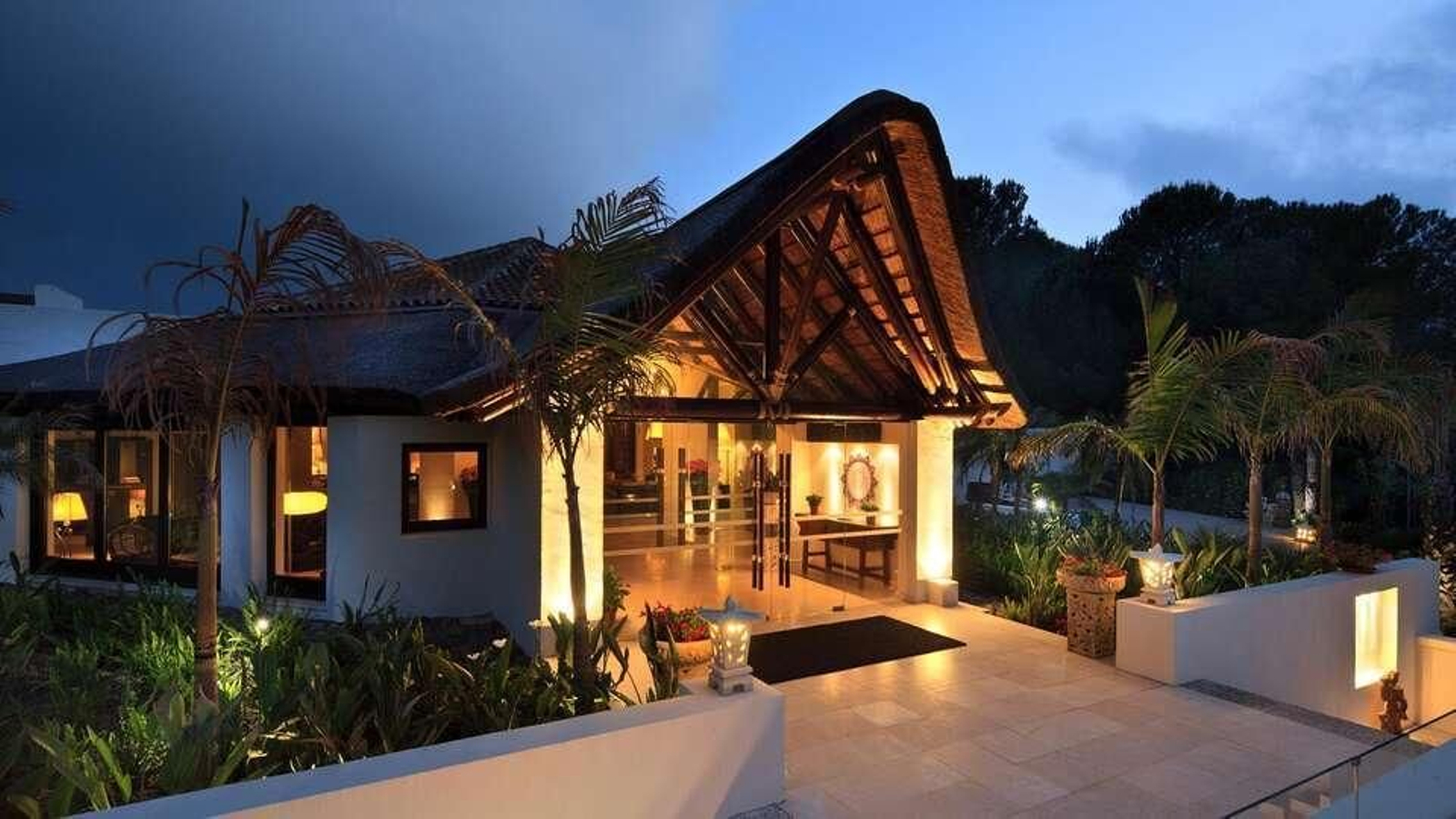 ¿Dormir en una burbuja, un monasterio o una cabaña de lujo? En estos hoteles tendrás unas vacaciones muy originales