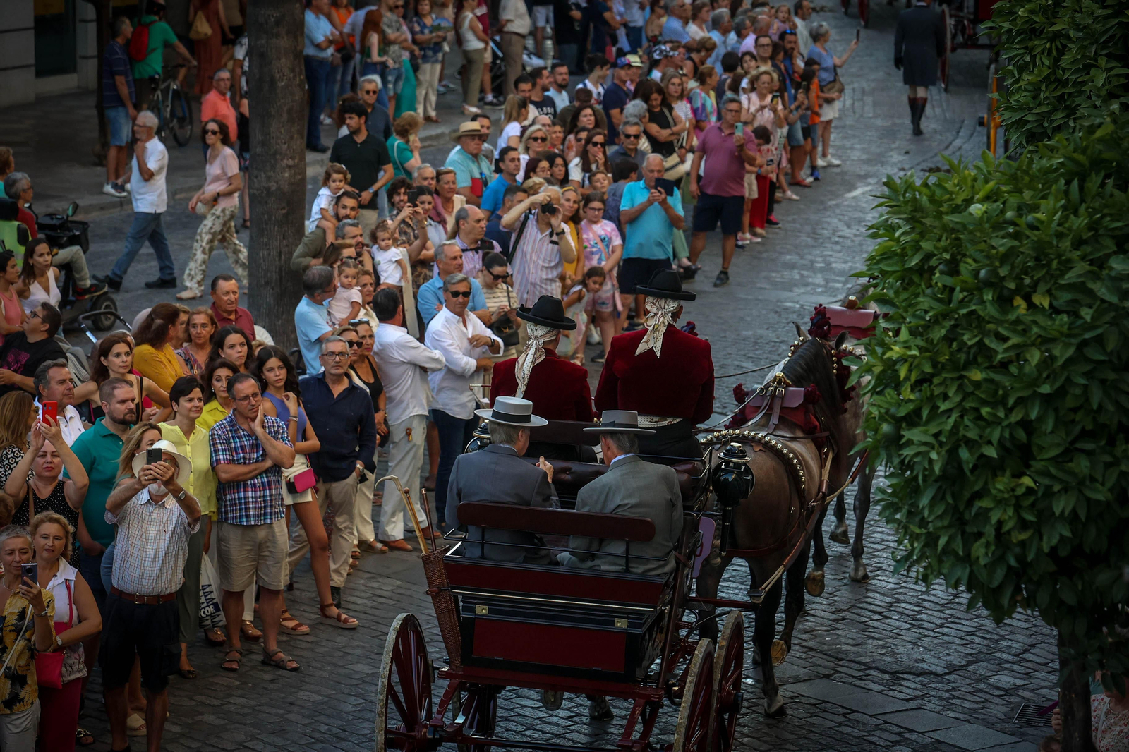 Búscate en la Parada Hípica por el 50 aniversario de Real Escuela en Jerez