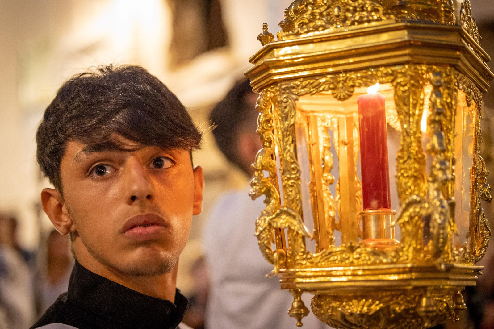 Imágenes del traslado del Cristo de las Aguas a la Catedral