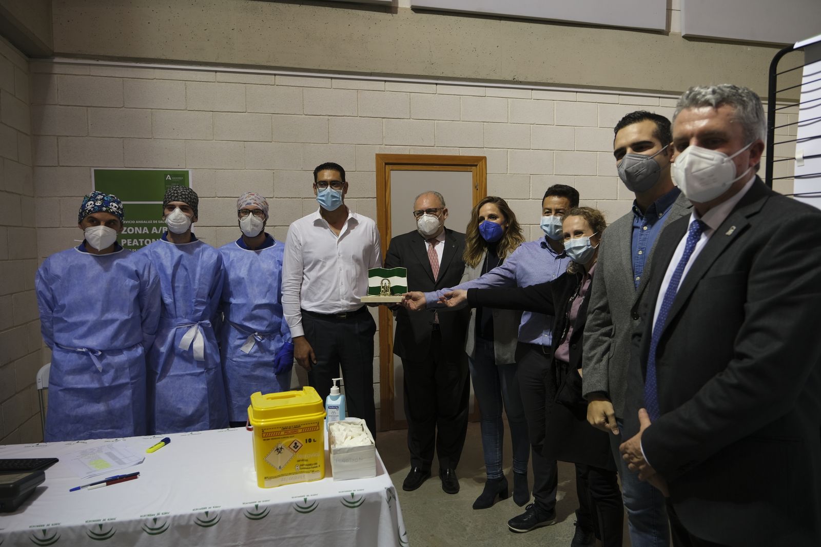 Fotogalería vacunación COVID-19 en el Palacio de los Juegos Mediterráneos. Almería