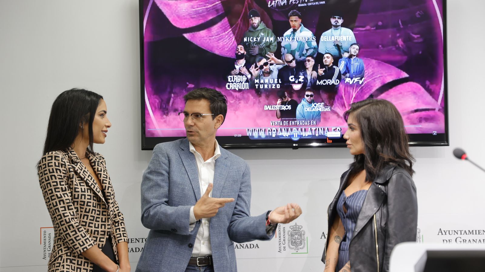 Presentación del festival Granada Latina en el Ayuntamiento