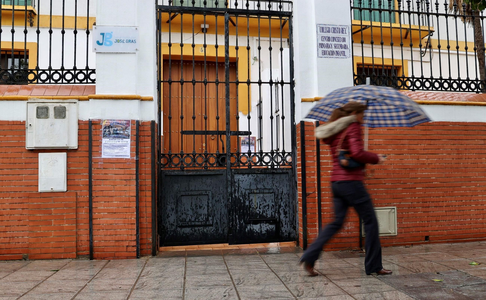 Las fotos de los colegios cerrados en Sevilla por la DANA