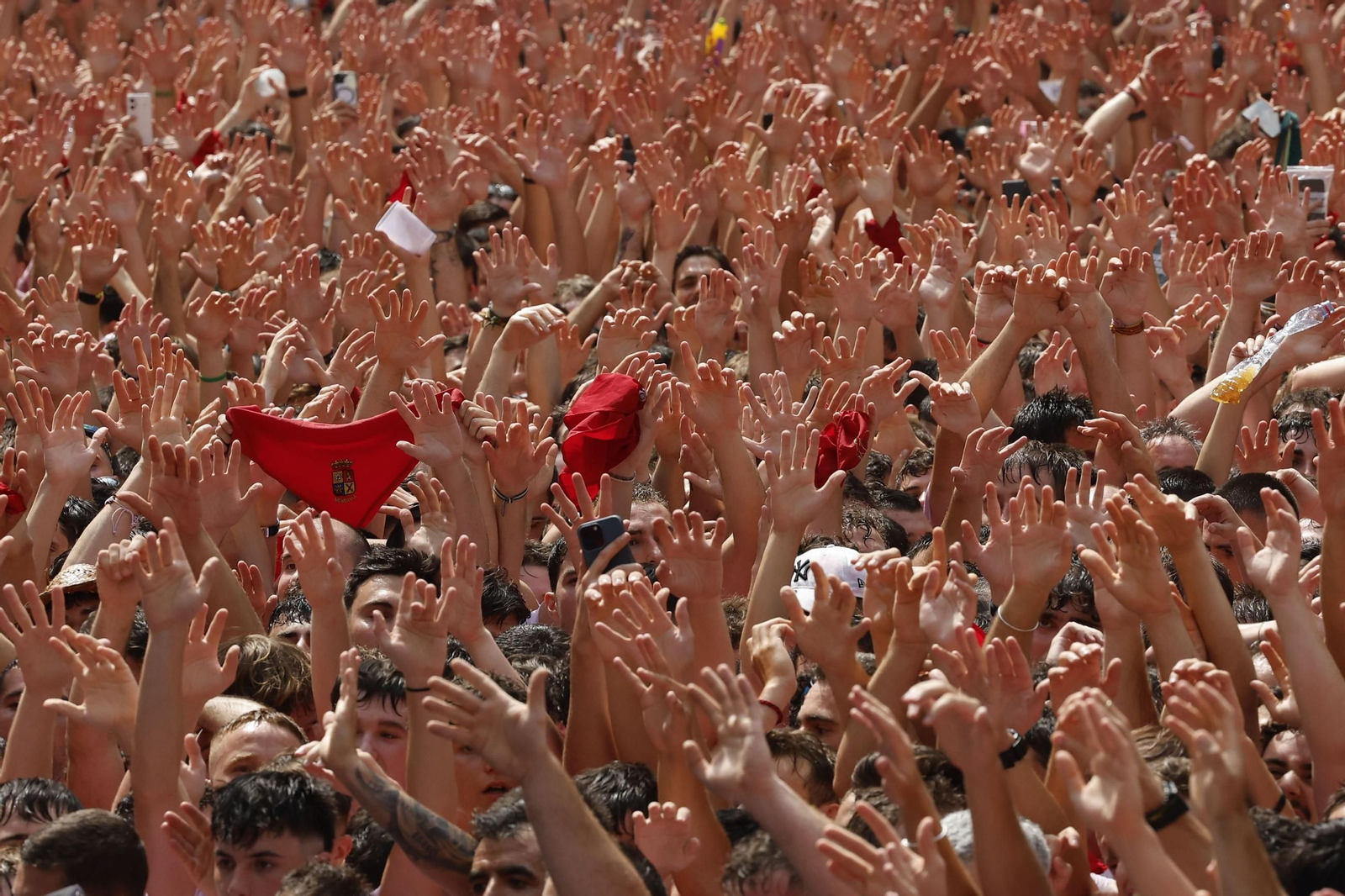 El chupinazo da inicio a las fiestas de San Fermín